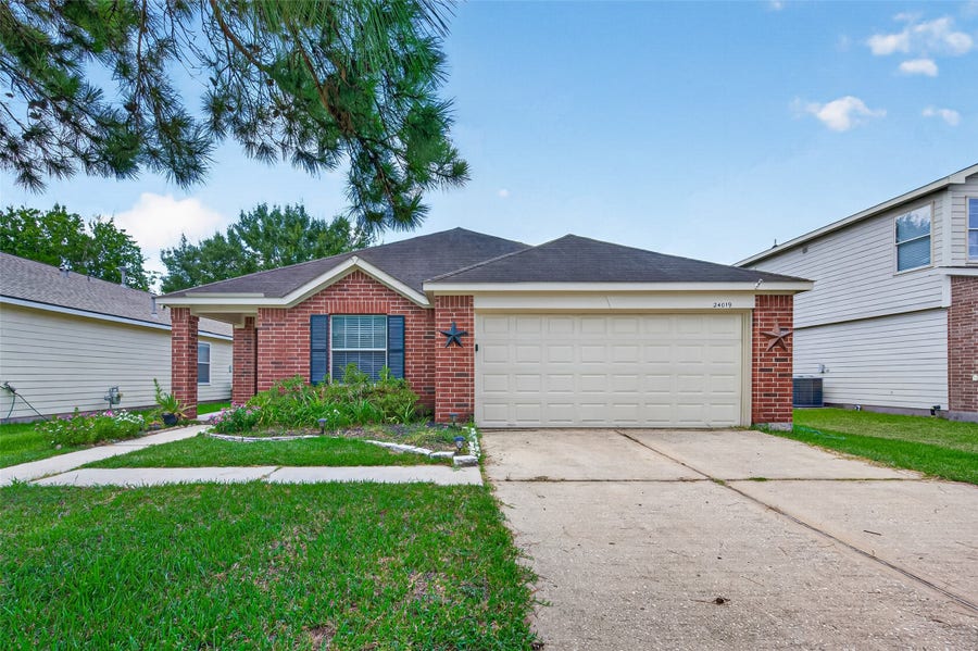 Property photo for 24019 Kingbriar Drive, Spring, TX
