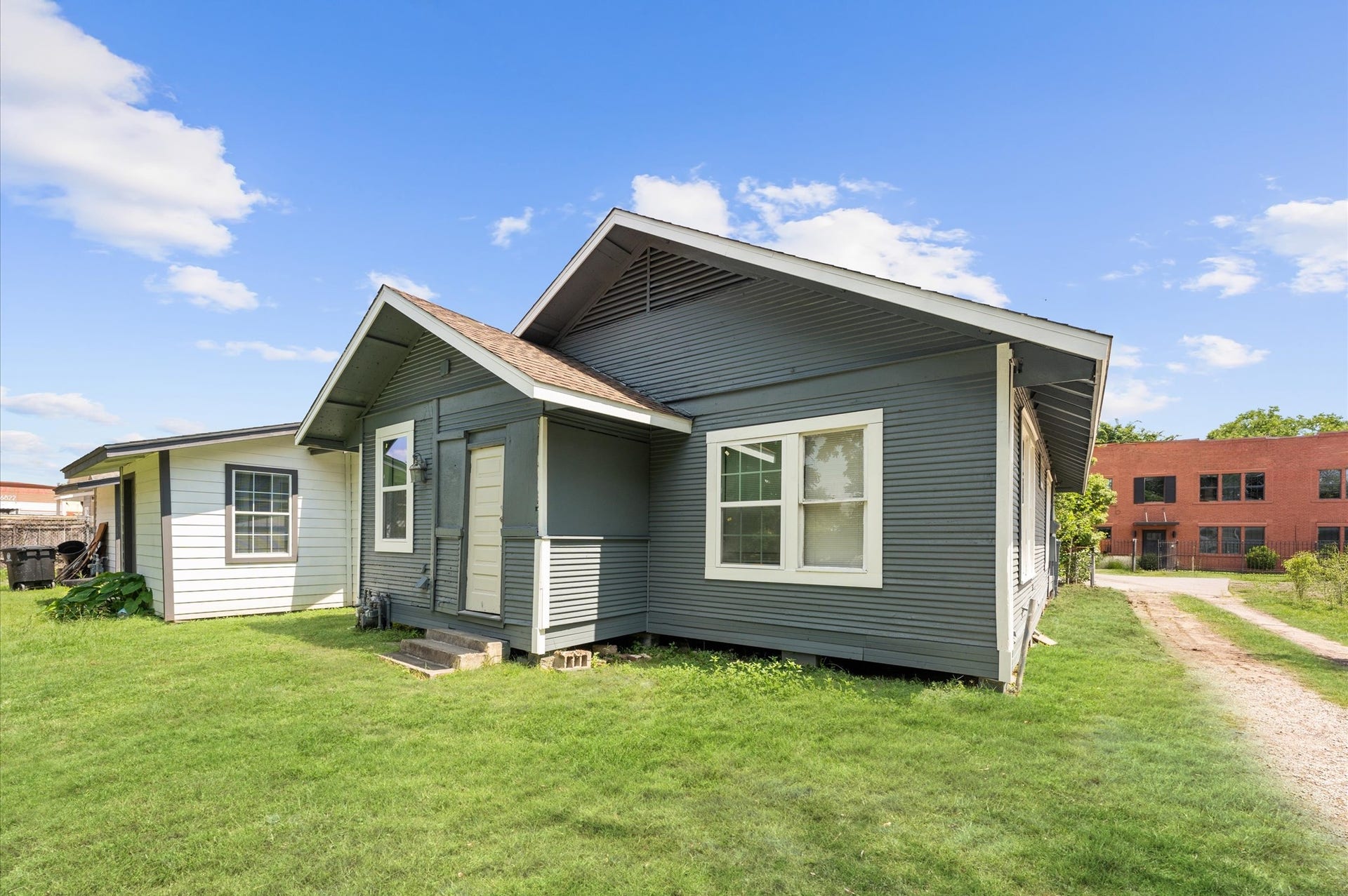 6818 Avenue C, Houston, TX 77011 6818 Avenue C, Houston, TX 77011