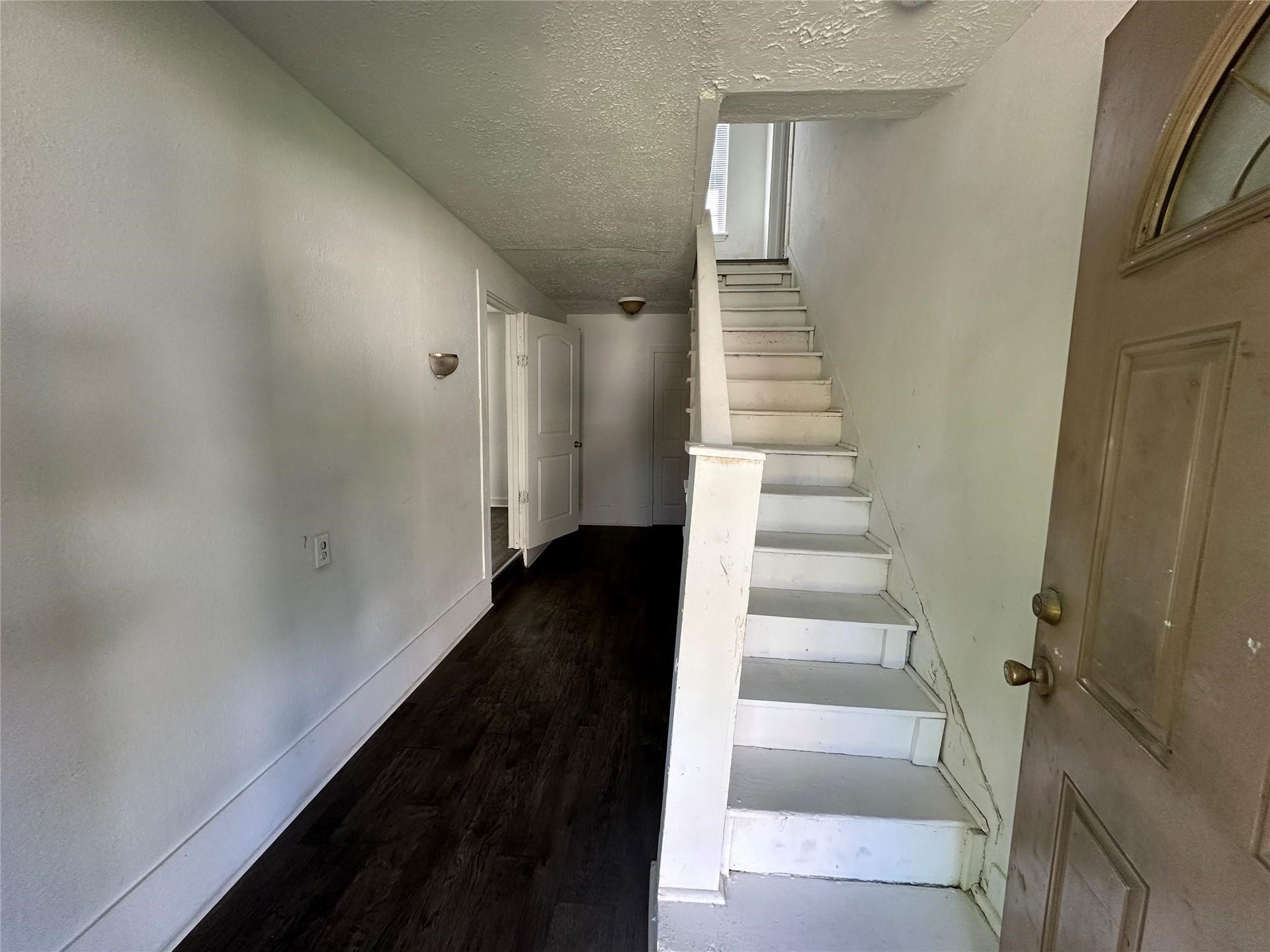 6818 Avenue C, Houston, TX 77011 6818 Avenue C, Houston, TX 77011