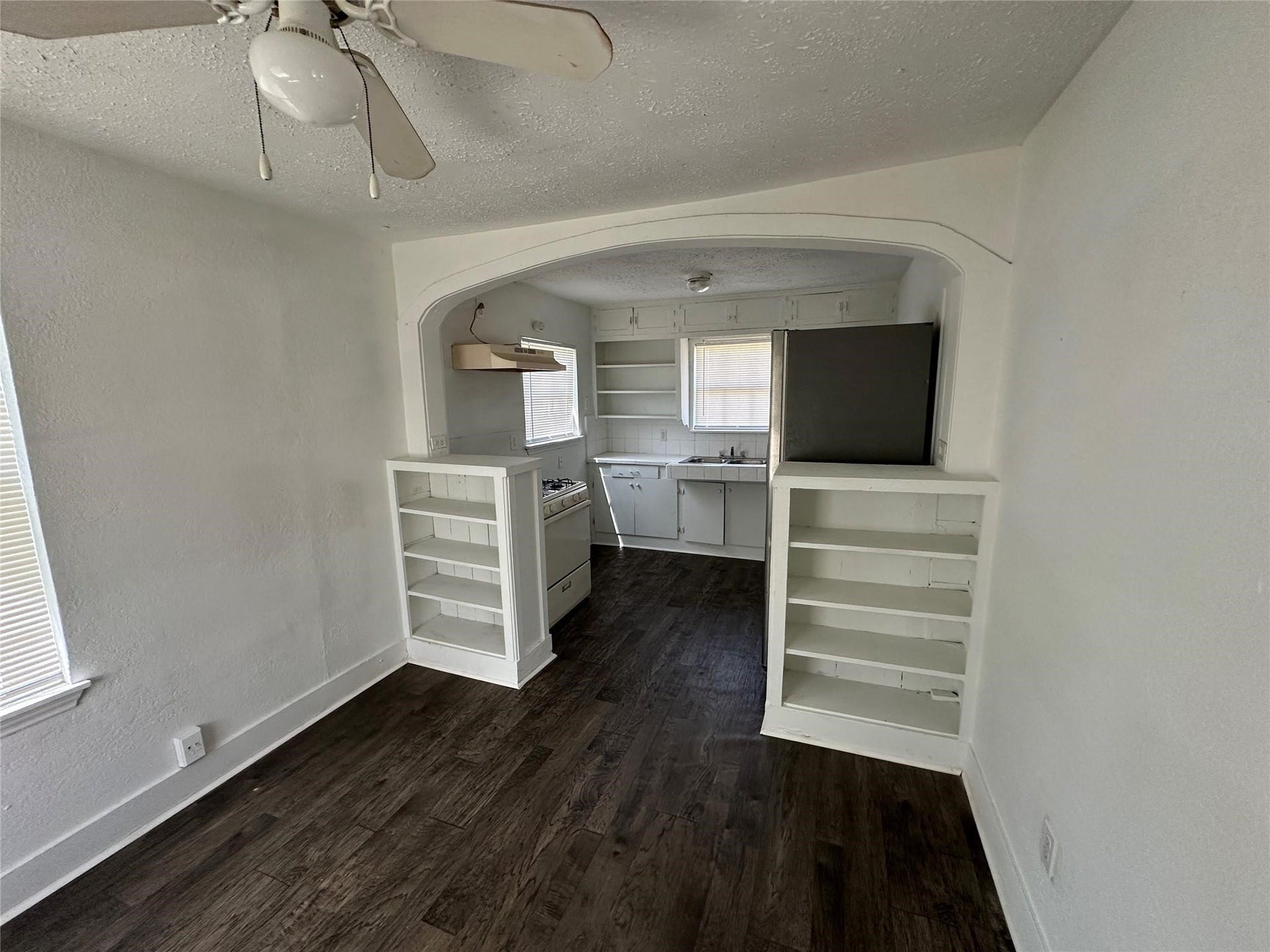 6818 Avenue C, Houston, TX 77011 6818 Avenue C, Houston, TX 77011