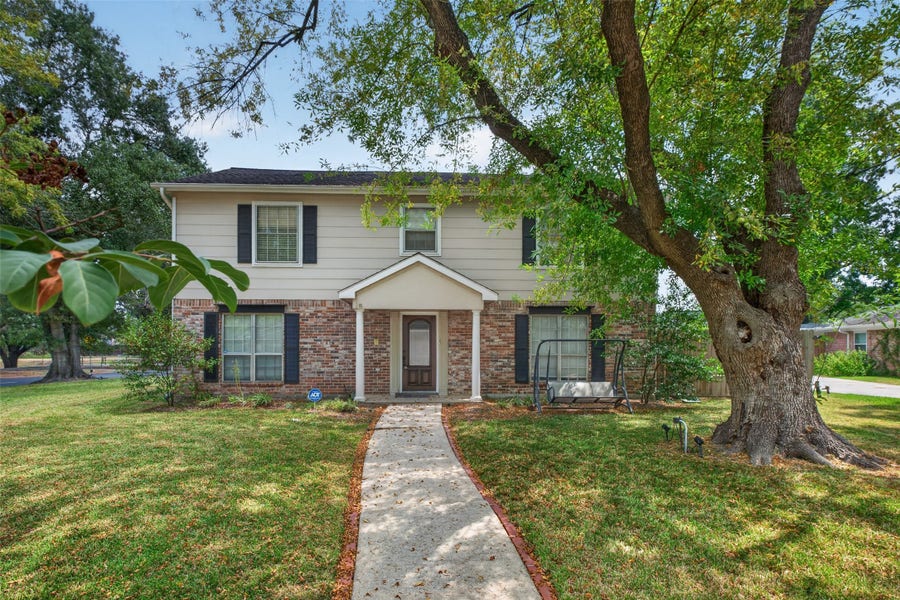 Property photo for 1503 Shannon Valley Drive, Houston, TX