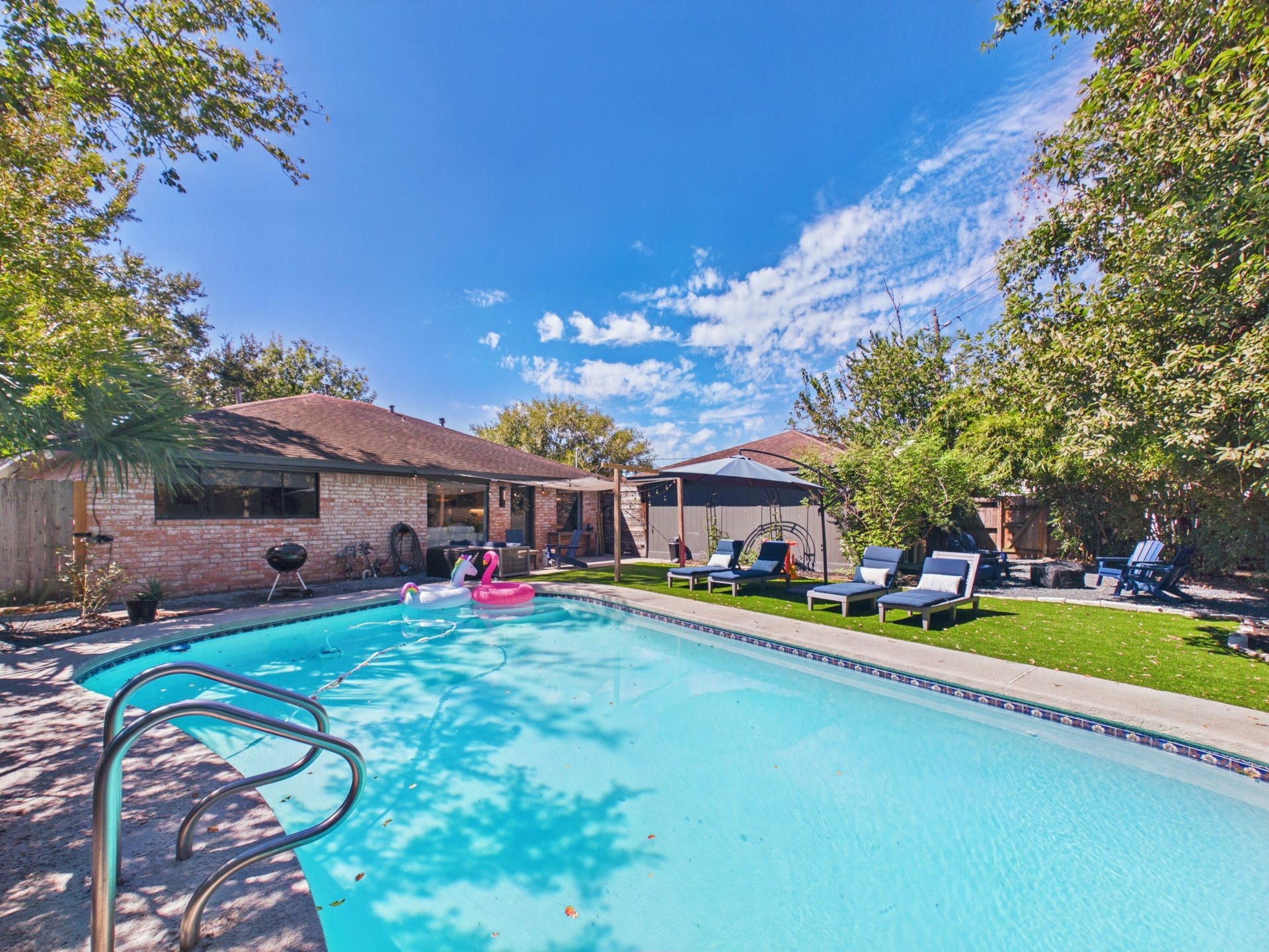 5702 Hoover Street, Houston, TX 77092