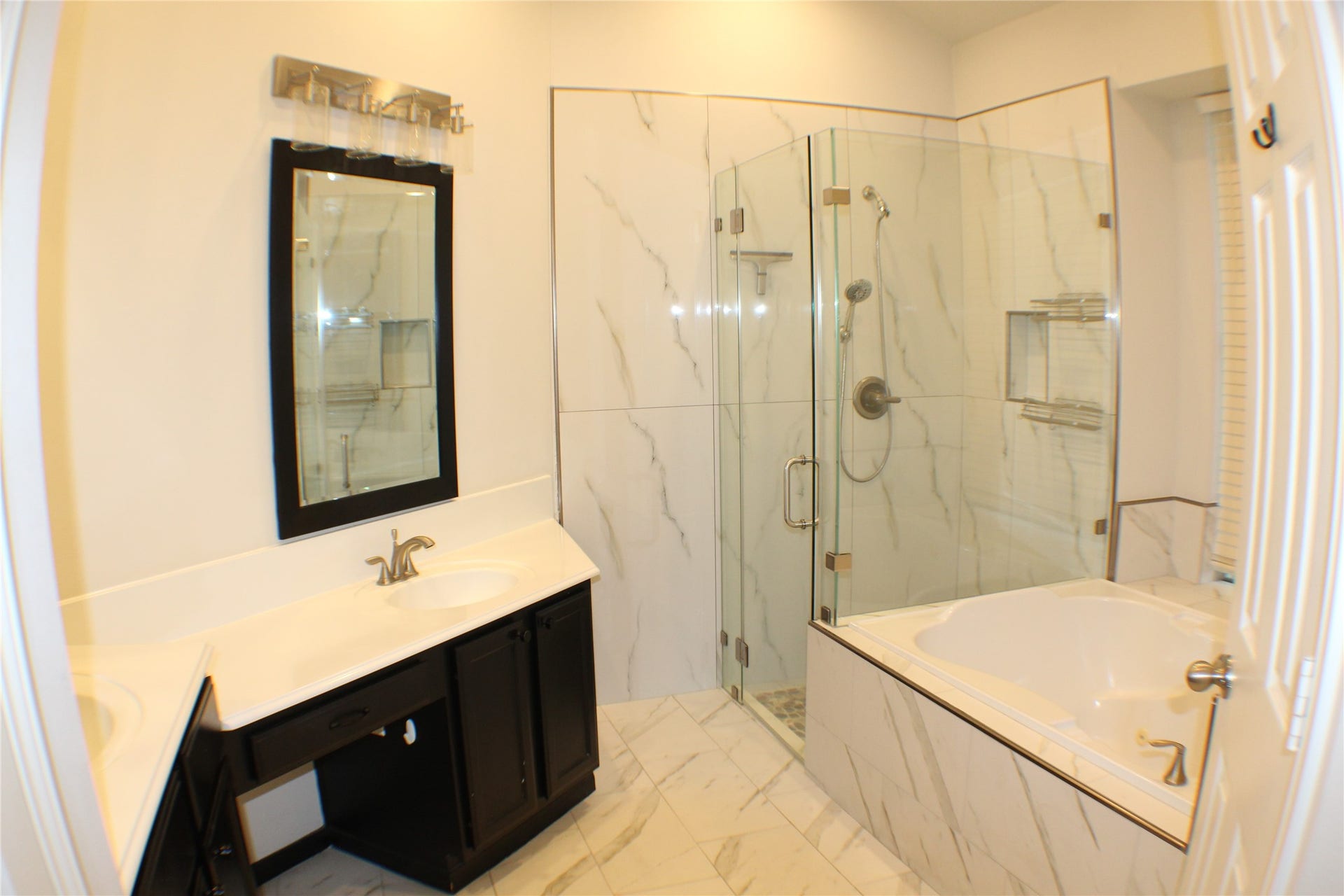 642 Avery Drive, Sugar Land, TX 77479 642 Avery Drive, Sugar Land, TX 77479