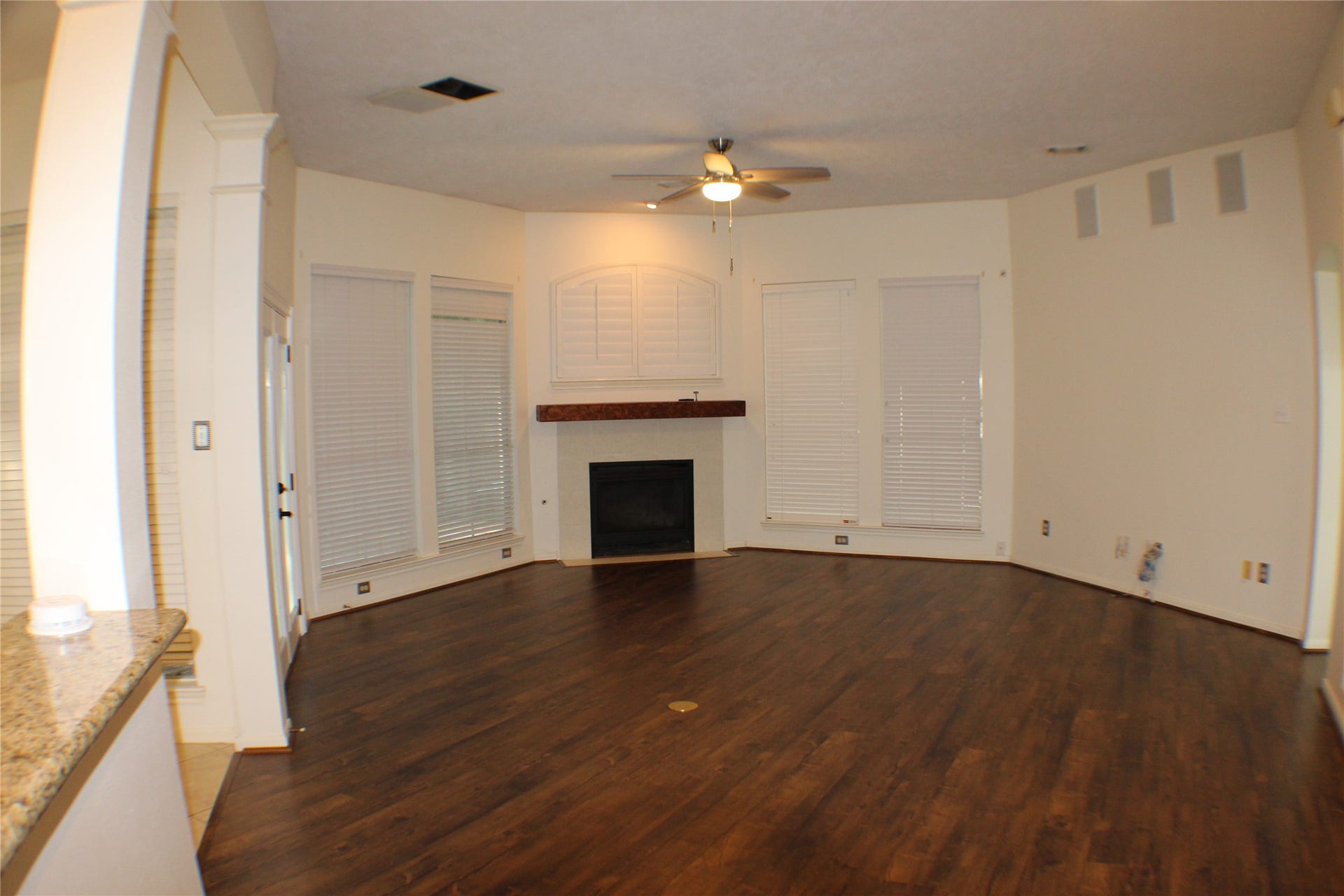 642 Avery Drive, Sugar Land, TX 77479 642 Avery Drive, Sugar Land, TX 77479