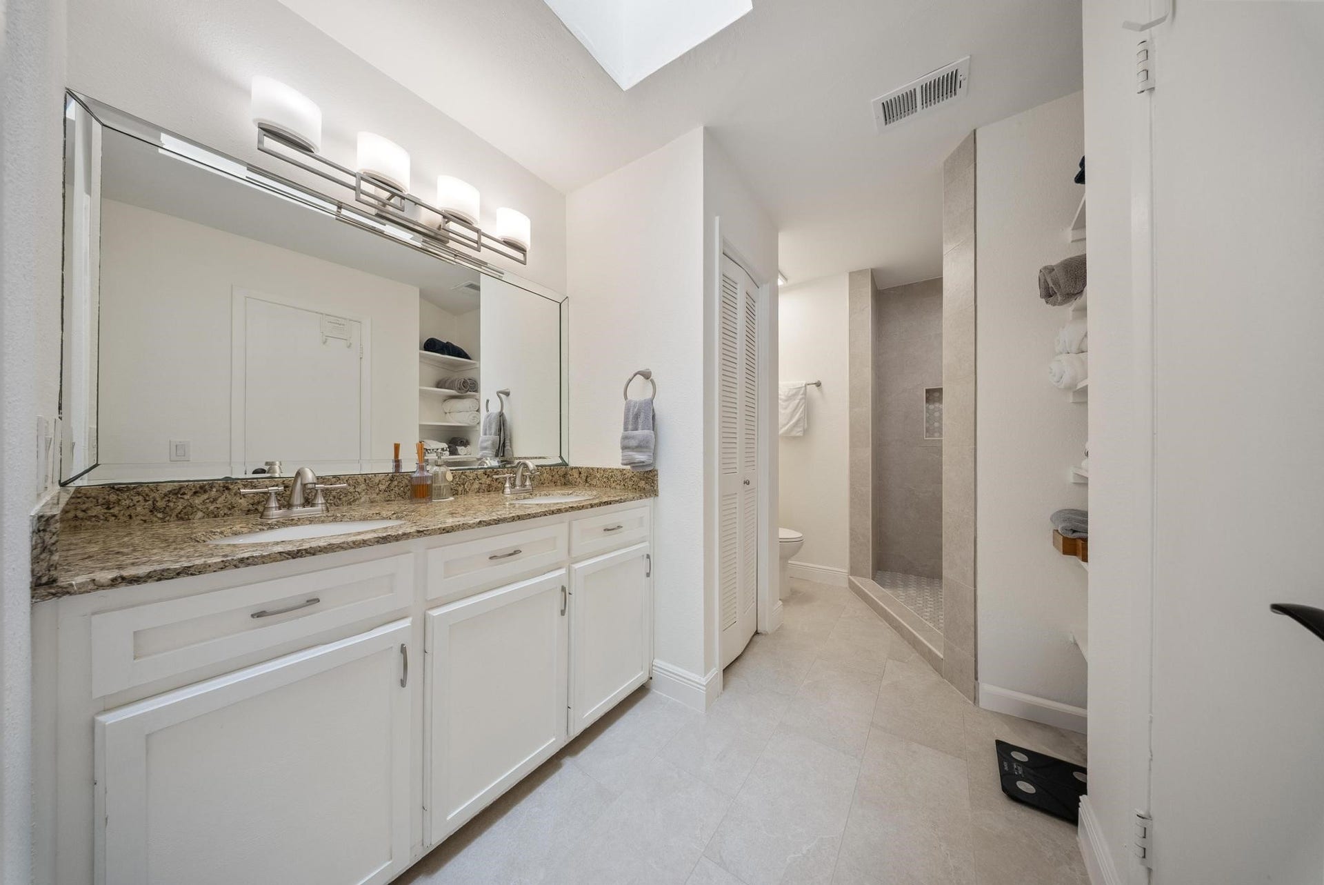 4904 Feagan Street, #1, Houston, TX 77007 4904 Feagan Street, #1, Houston, TX 77007