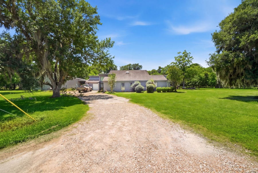 Property photo for 151 Tweedy Lane, Sweeny, TX