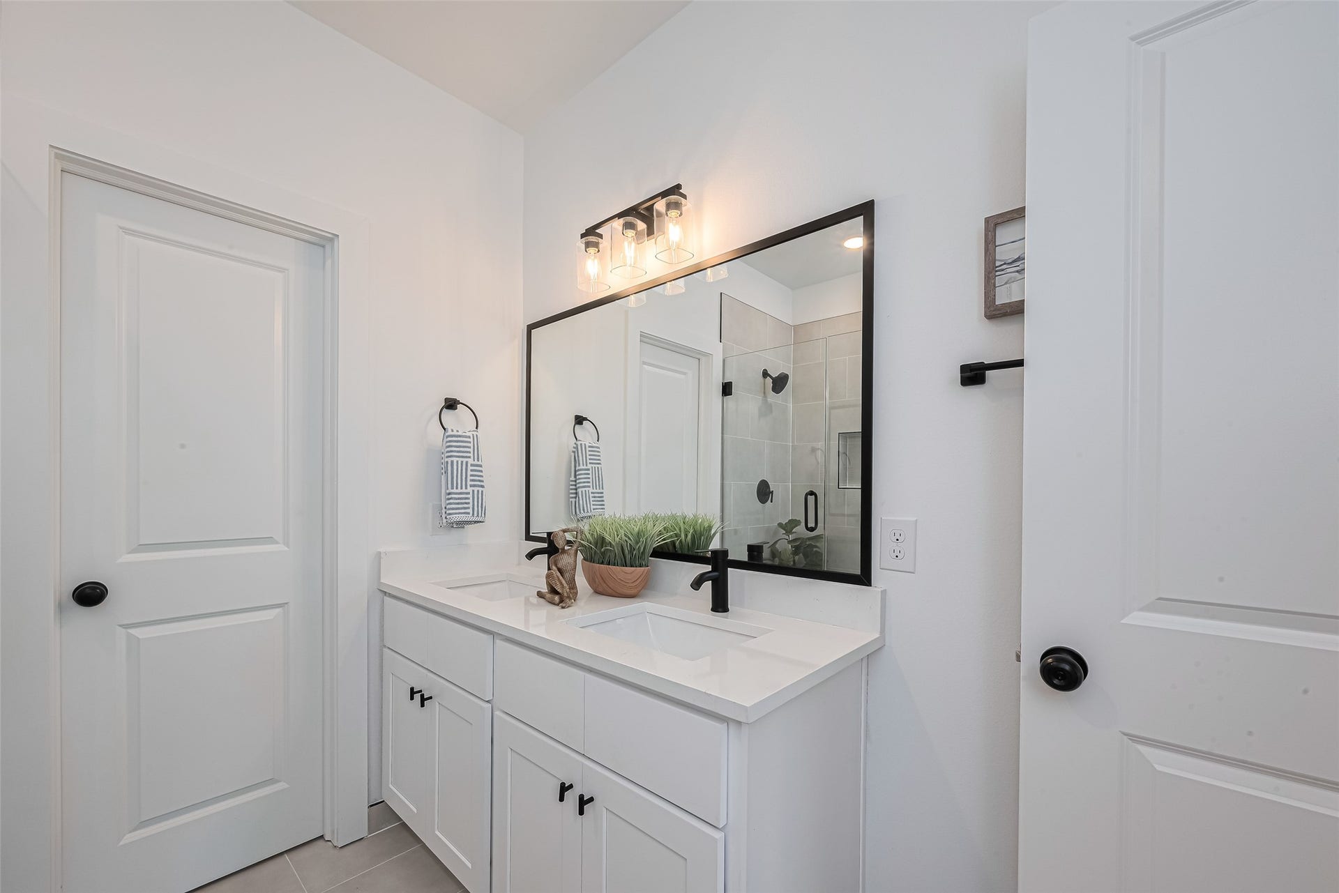 2118 Creston Drive, #A/B, Houston, TX 77026 2118 Creston Drive, #A/B, Houston, TX 77026