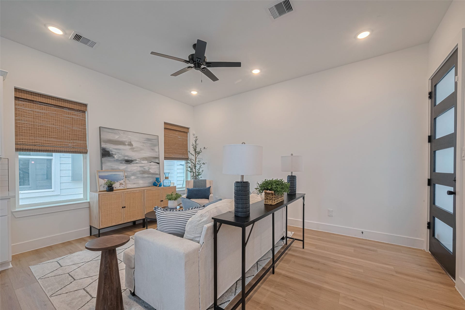 2118 Creston Drive, #A/B, Houston, TX 77026 2118 Creston Drive, #A/B, Houston, TX 77026