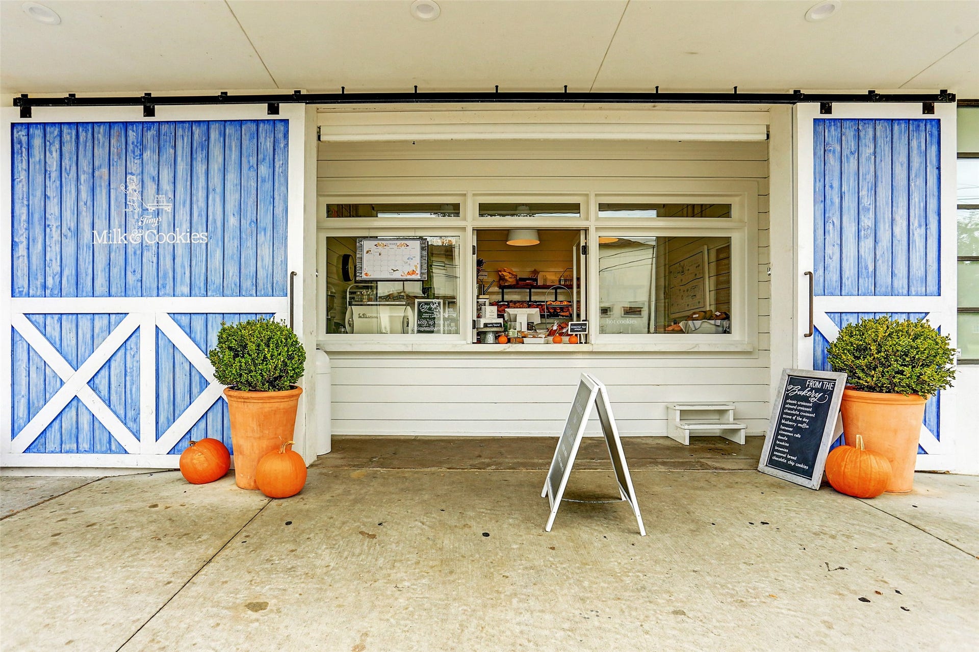 11 Southside Circle, Southside Place, TX 77025 A charming neighborhood favorite serving freshly baked cookies, homemade ice cream, and sweet treats in a welcoming setting.