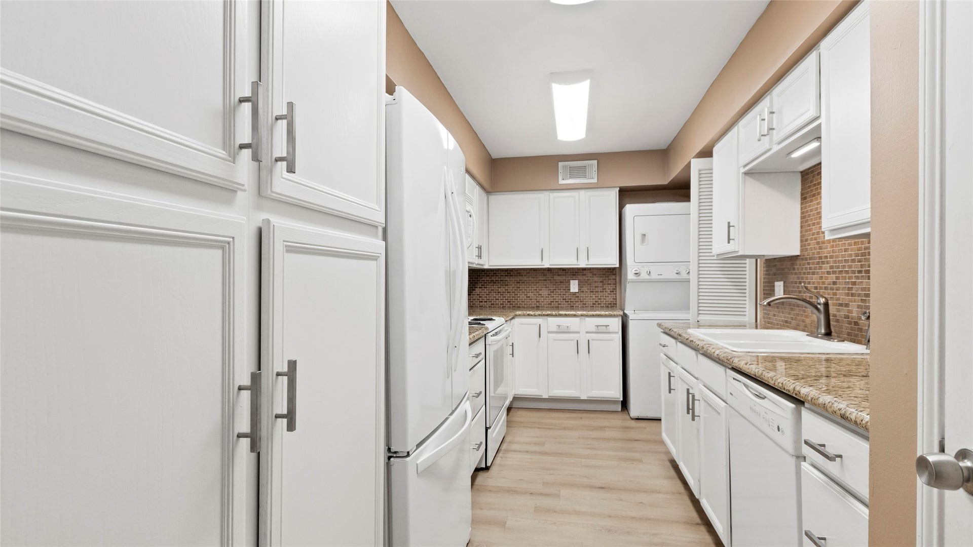 355 N Post Oak Lane, #634, Houston, TX 77024 355 N Post Oak Lane, #634, Houston, TX 77024