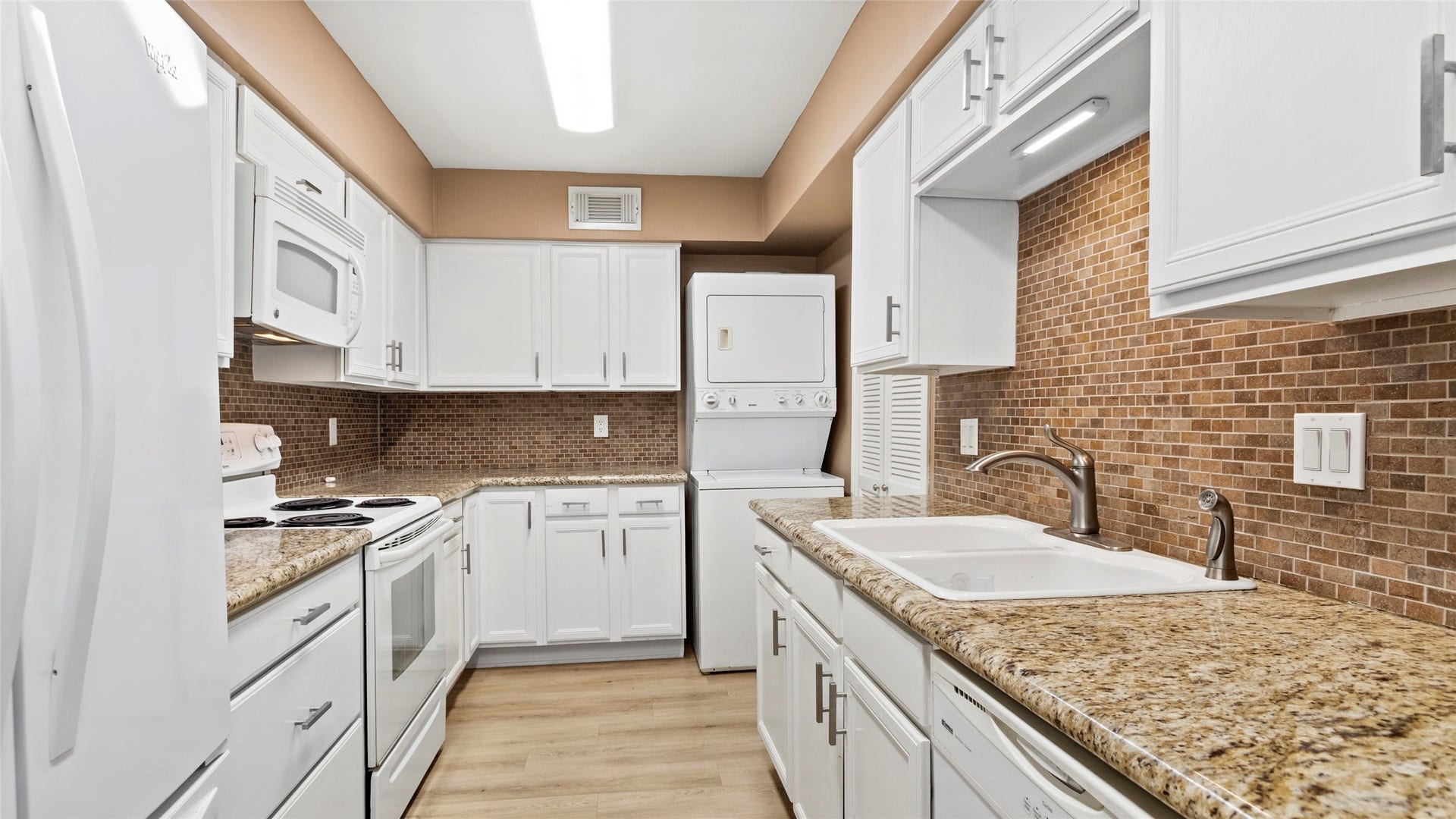 355 N Post Oak Lane, #634, Houston, TX 77024 355 N Post Oak Lane, #634, Houston, TX 77024