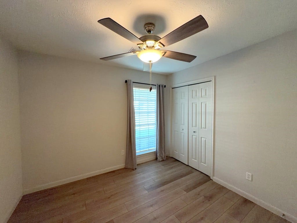 218 Bedford Lane, Conroe, TX 77303