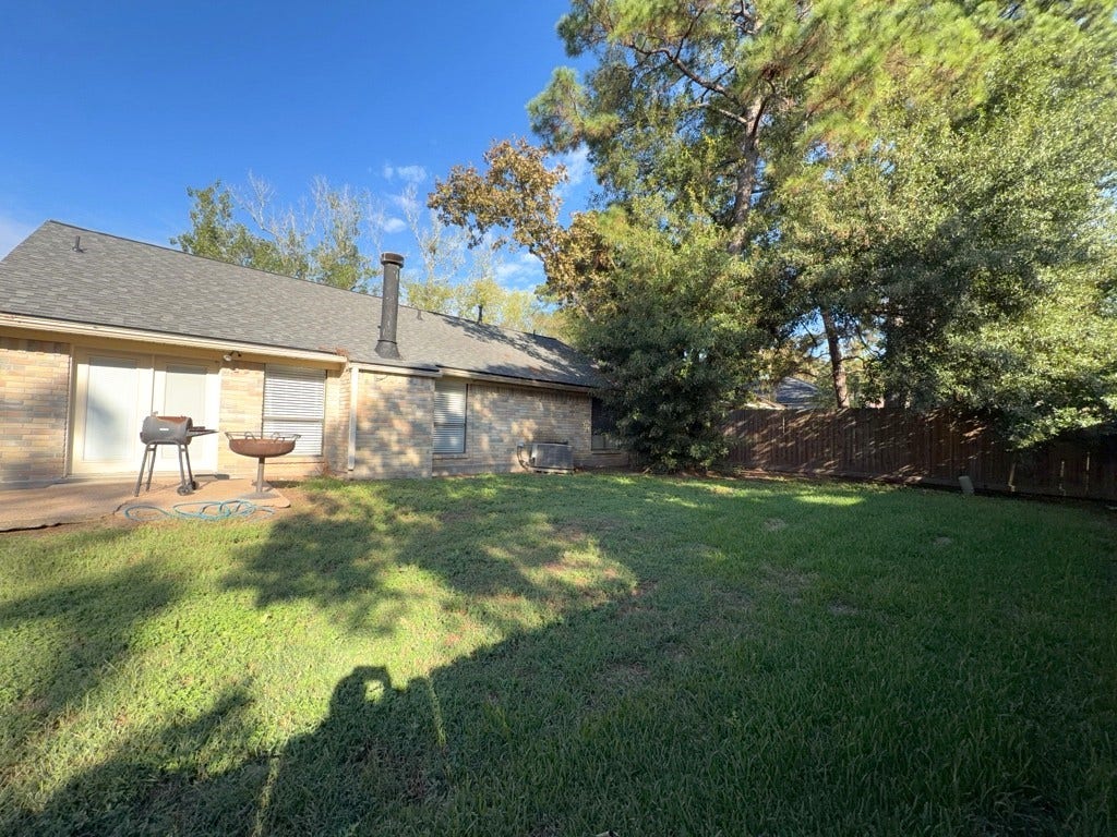 218 Bedford Lane, Conroe, TX 77303