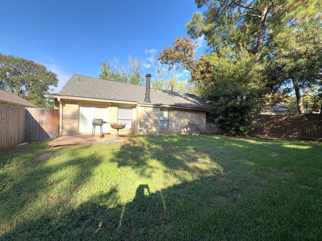 218 Bedford Lane, Conroe, TX 77303