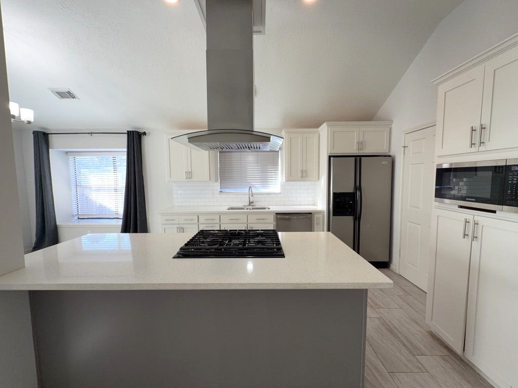 218 Bedford Lane, Conroe, TX 77303