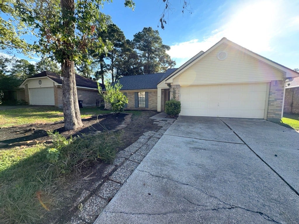 218 Bedford Lane, Conroe, TX 77303
