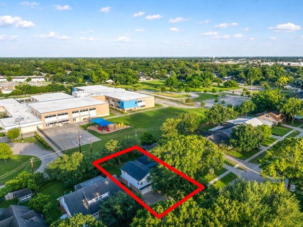 2305 Peach Lane, Pasadena, TX 77502
