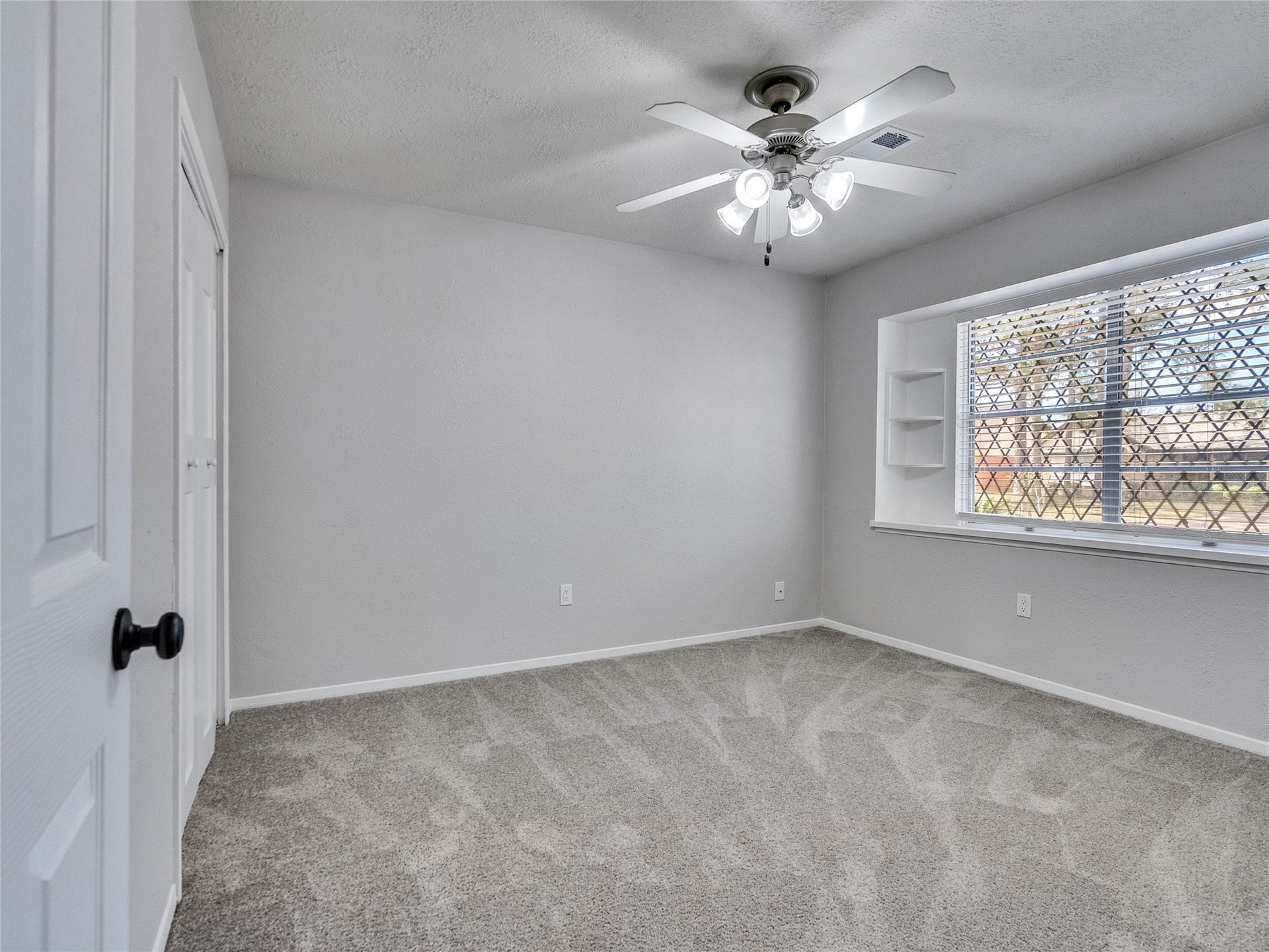2305 Peach Lane, Pasadena, TX 77502