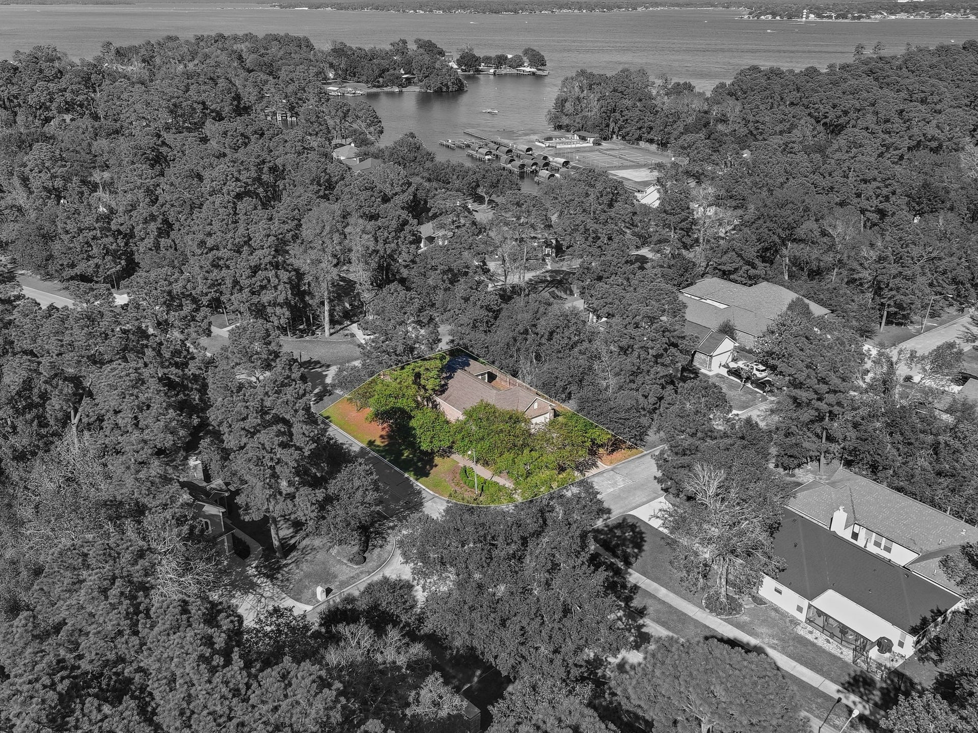 11246 Glenforest Drive, Montgomery, TX 77356 Discover the appeal of living in Walden on Lake Conroe, where tree-lined streets, beautiful surroundings, and nearby lake recreation create an inviting place to call home.