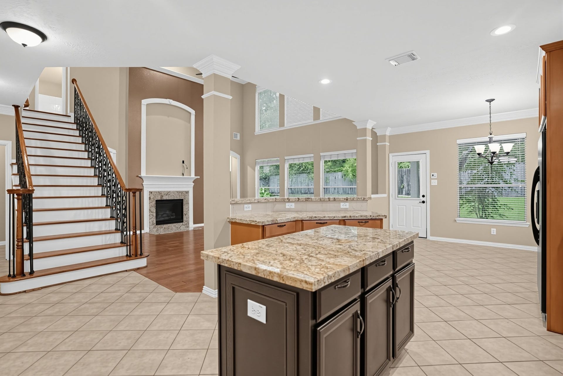 1730 Summergate Drive, Conroe, TX 77304