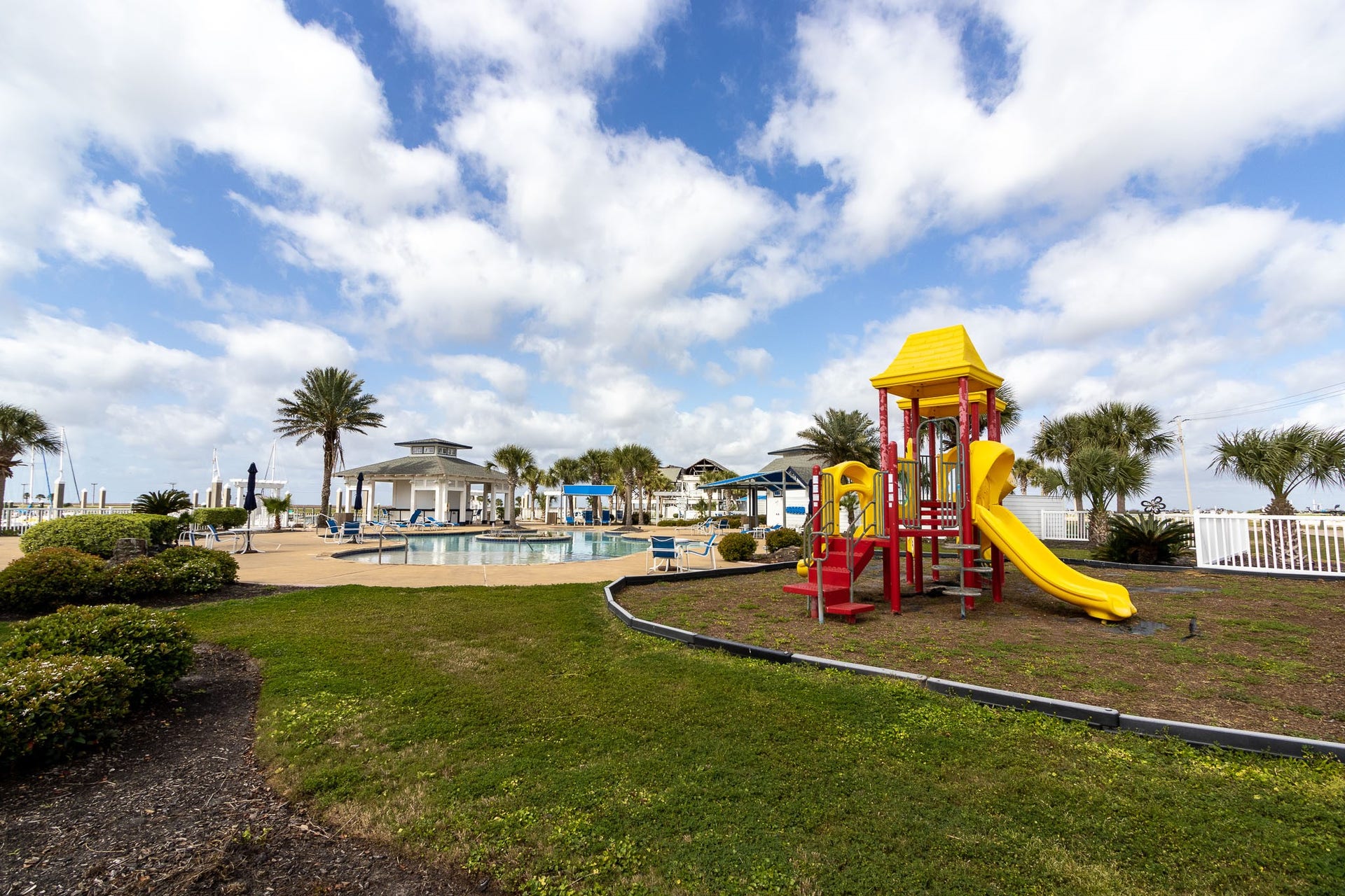 10 Sugarloaf, Hitchcock, TX 77563 Playground