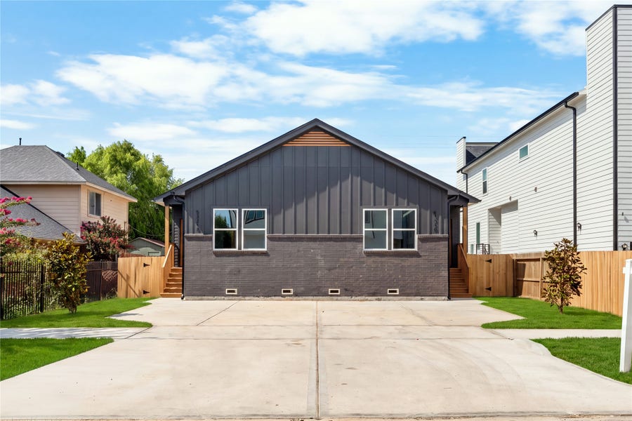 Property photo for 5321 Rue Street, Houston, TX