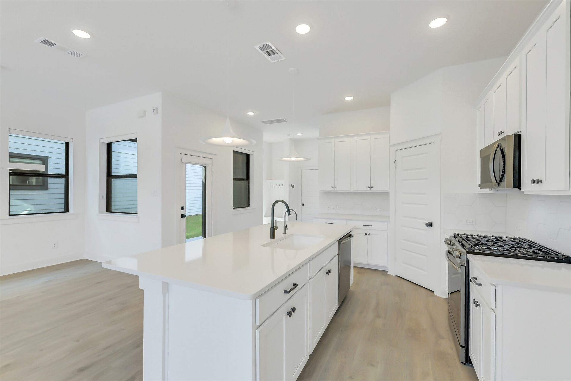18651 Parkland Row Drive, Cypress, TX 77433 18651 Parkland Row Drive, Cypress, TX 77433