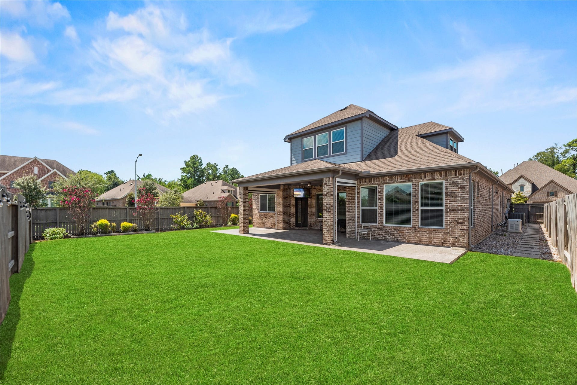 25102 Dovetail Cove Court, Tomball, TX 77375 Large Backyard