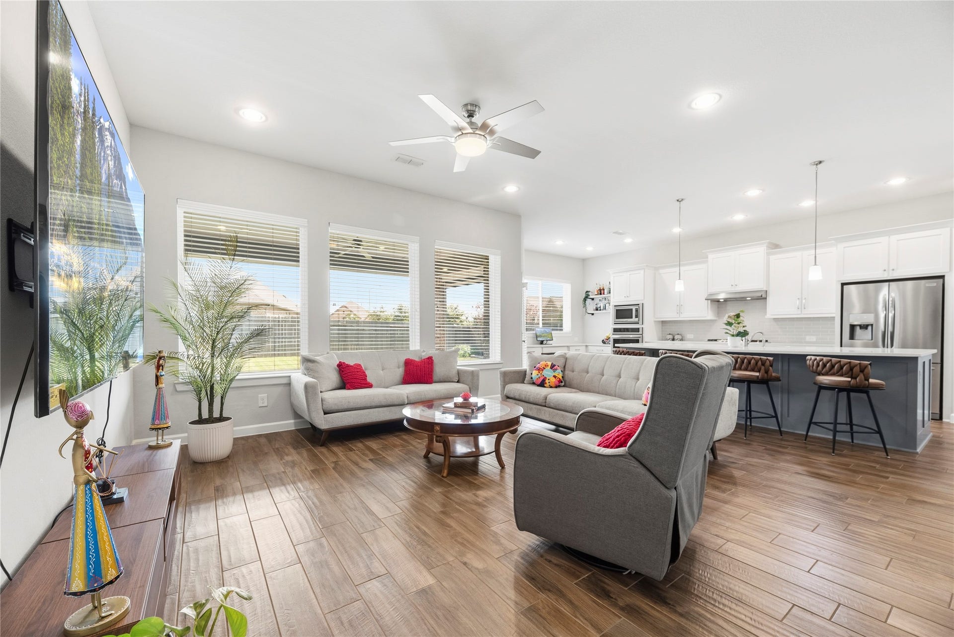 25102 Dovetail Cove Court, Tomball, TX 77375 Family Room