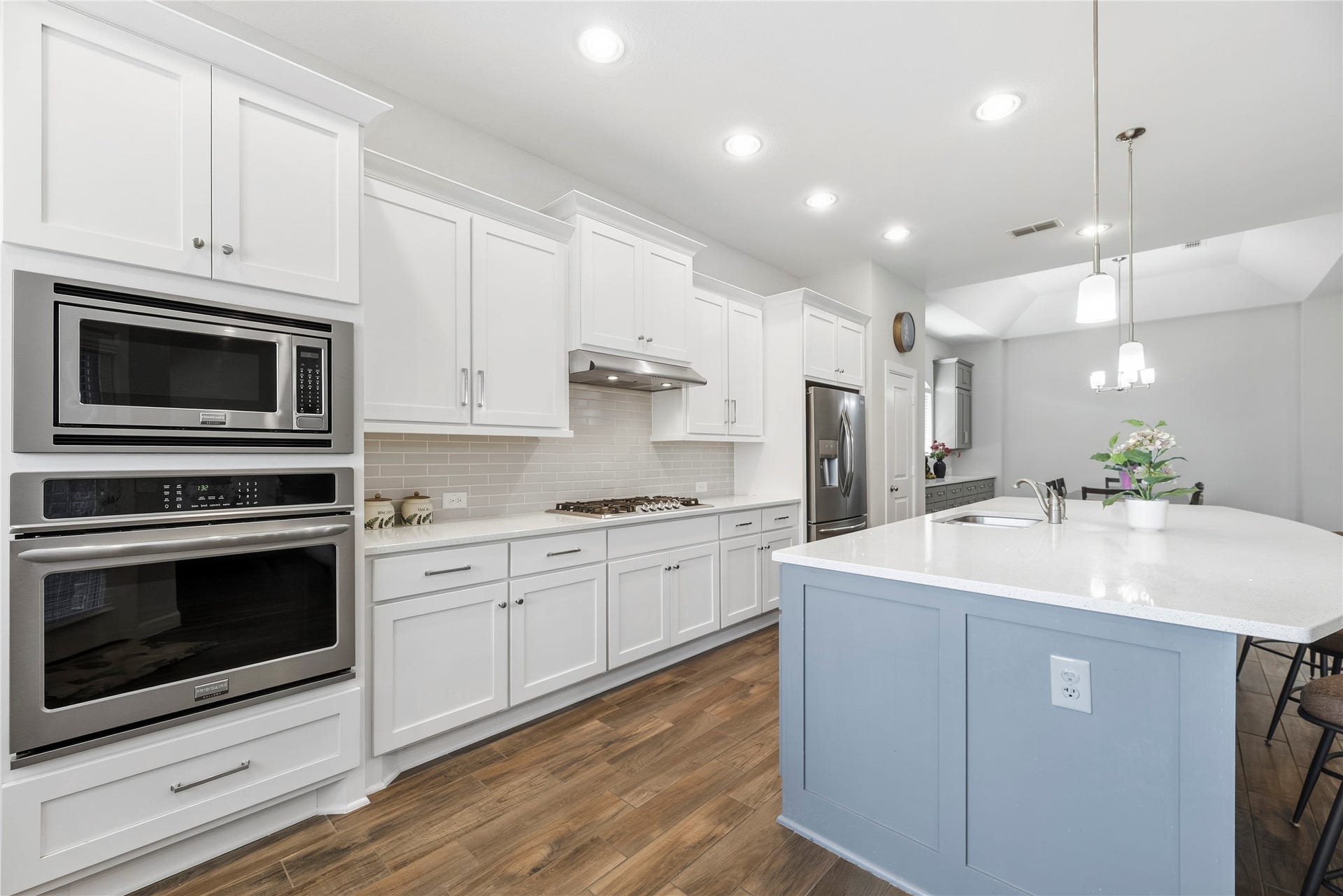 25102 Dovetail Cove Court, Tomball, TX 77375 Kitchen