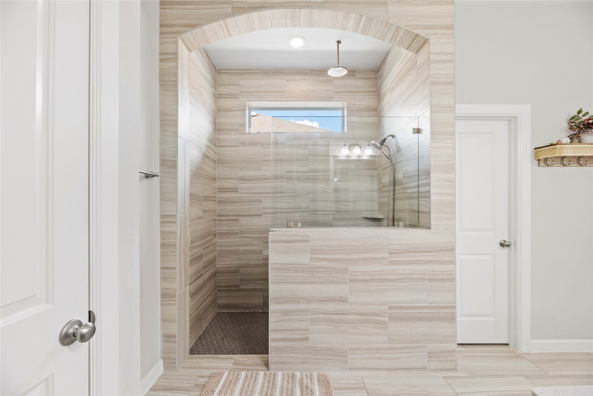 25102 Dovetail Cove Court, Tomball, TX 77375 Primary Shower