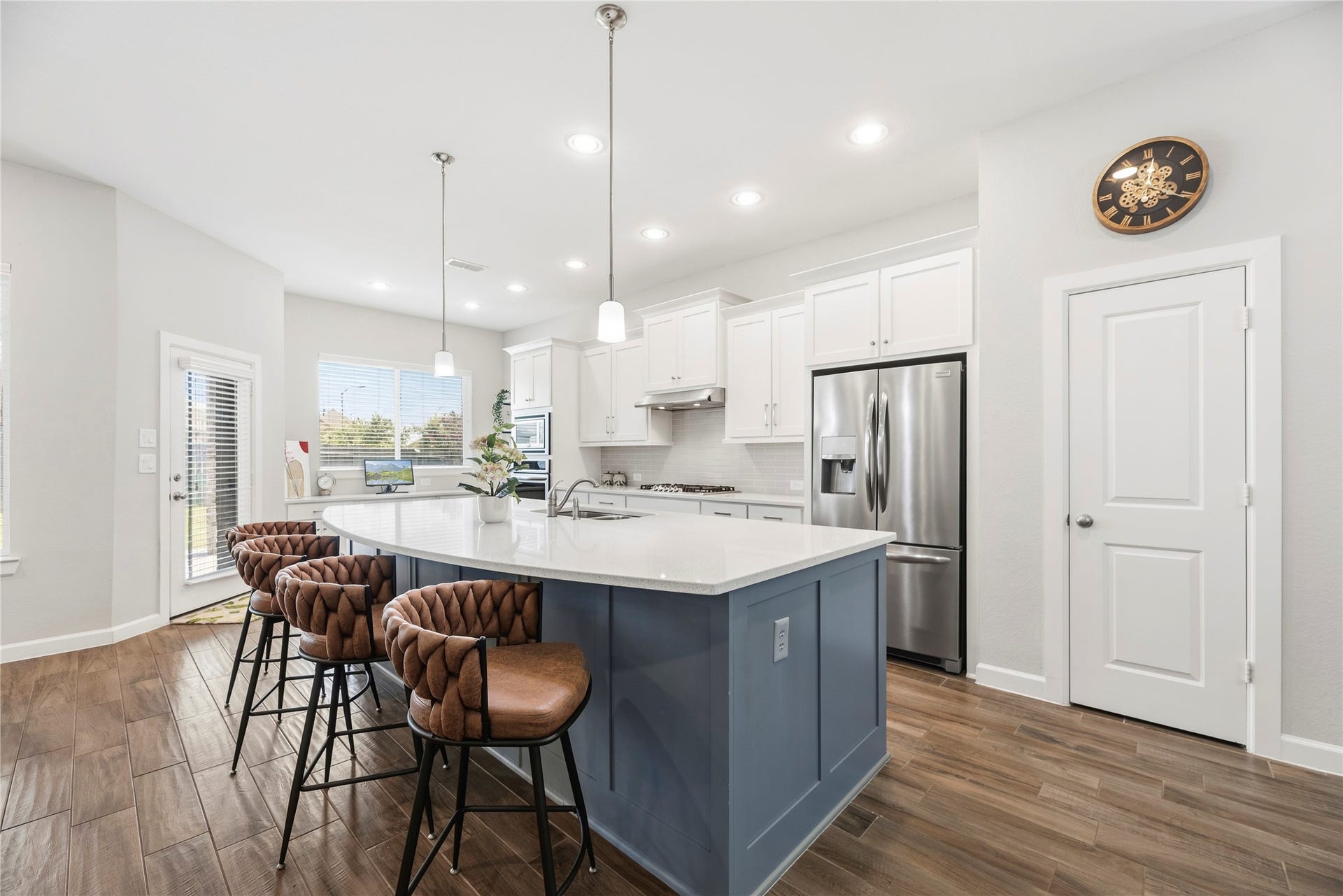 25102 Dovetail Cove Court, Tomball, TX 77375 Kitchen/Breakfast Bar