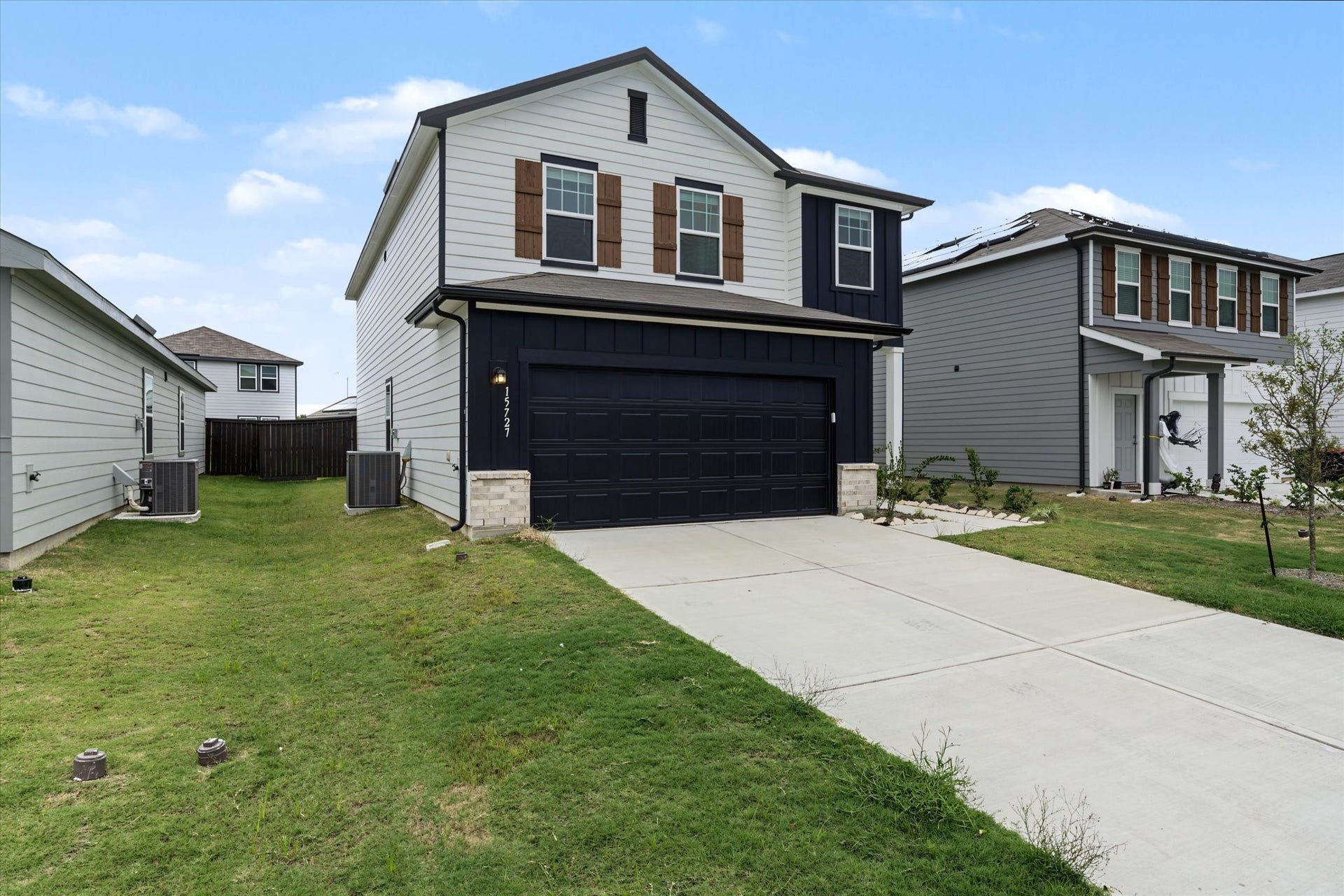 15727 Lone Juniper Drive, Crosby, TX 77532 Extra Driveway Parking