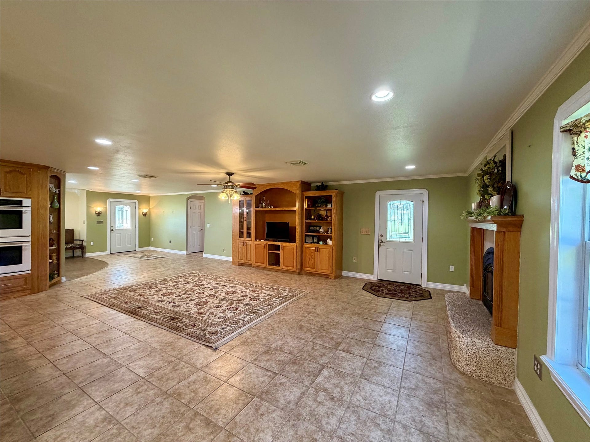 1231 County Road 201A, Angleton, TX 77515 1231 County Road 201A, Angleton, TX 77515