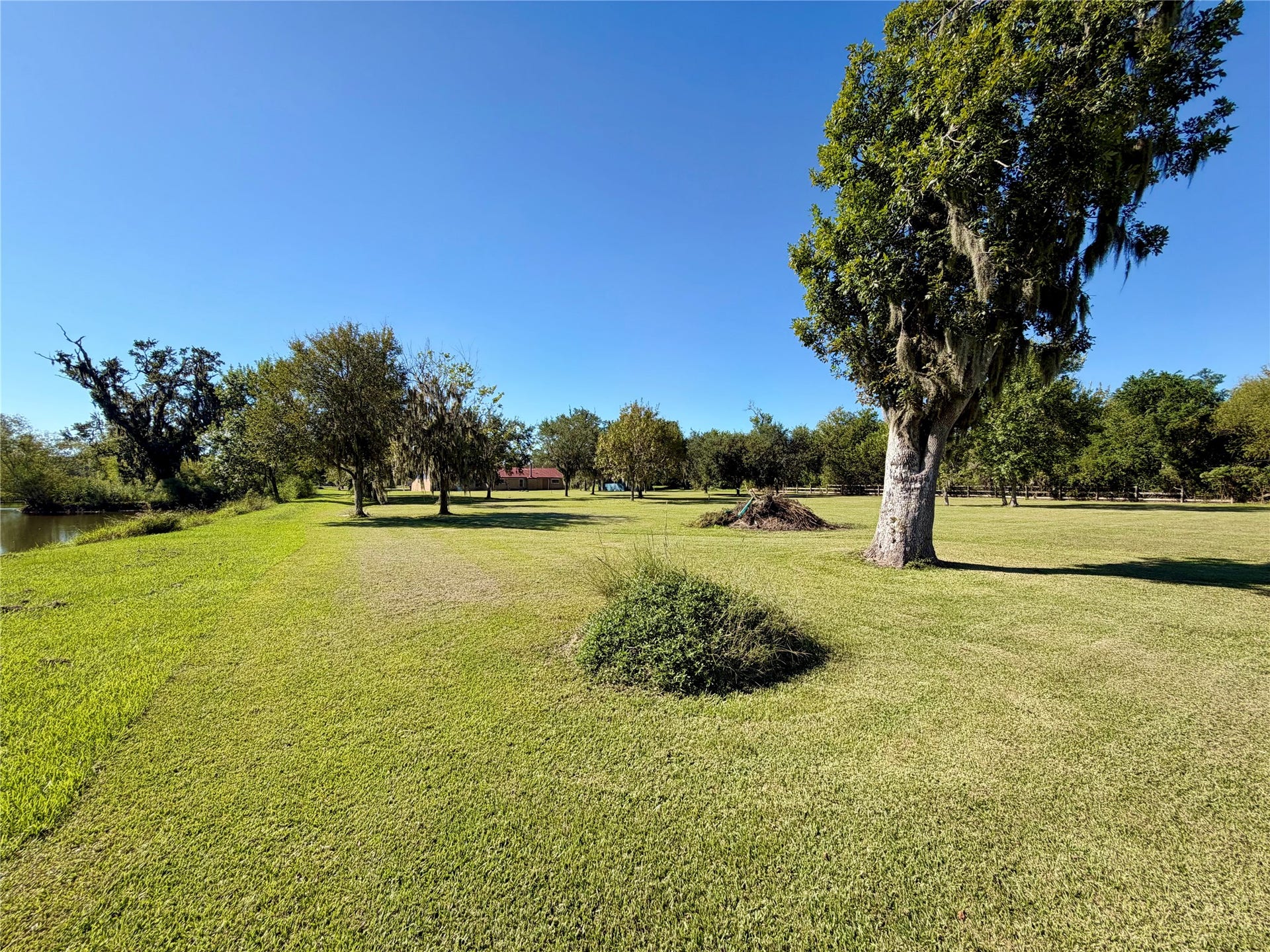 1231 County Road 201A, Angleton, TX 77515 1231 County Road 201A, Angleton, TX 77515