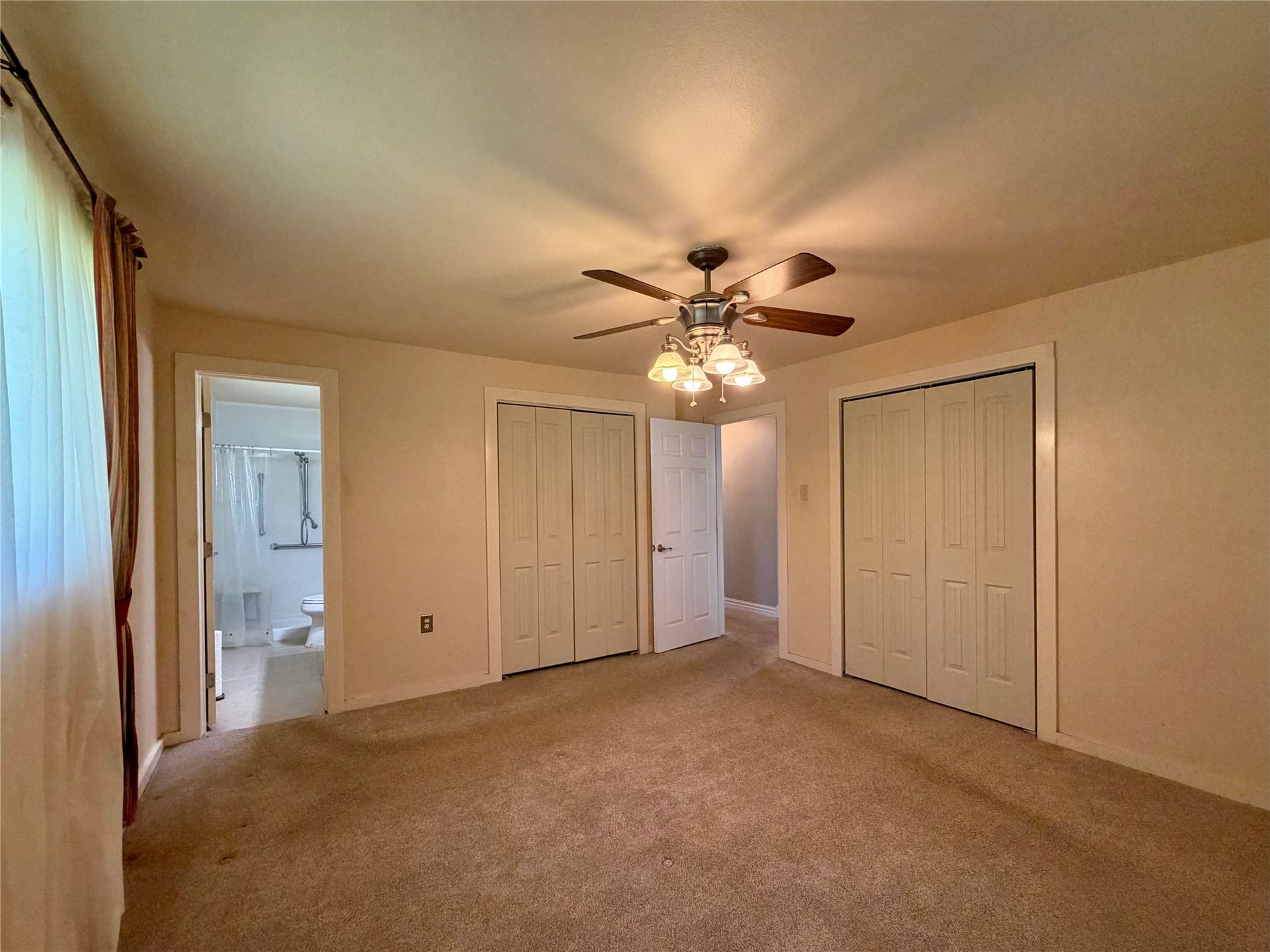 1231 County Road 201A, Angleton, TX 77515 1231 County Road 201A, Angleton, TX 77515