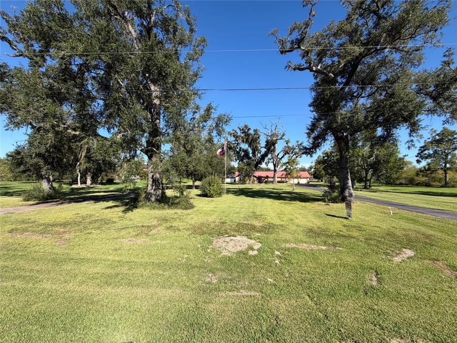 Property photo for 1231 County Road 201A, Angleton, TX