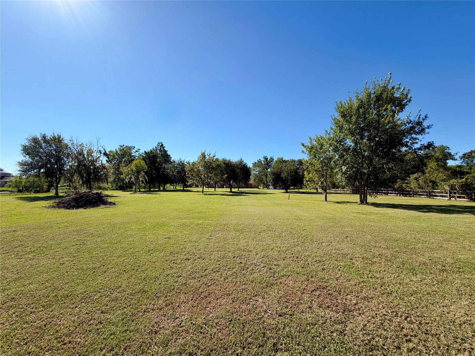 1231 County Road 201A, Angleton, TX 77515 1231 County Road 201A, Angleton, TX 77515