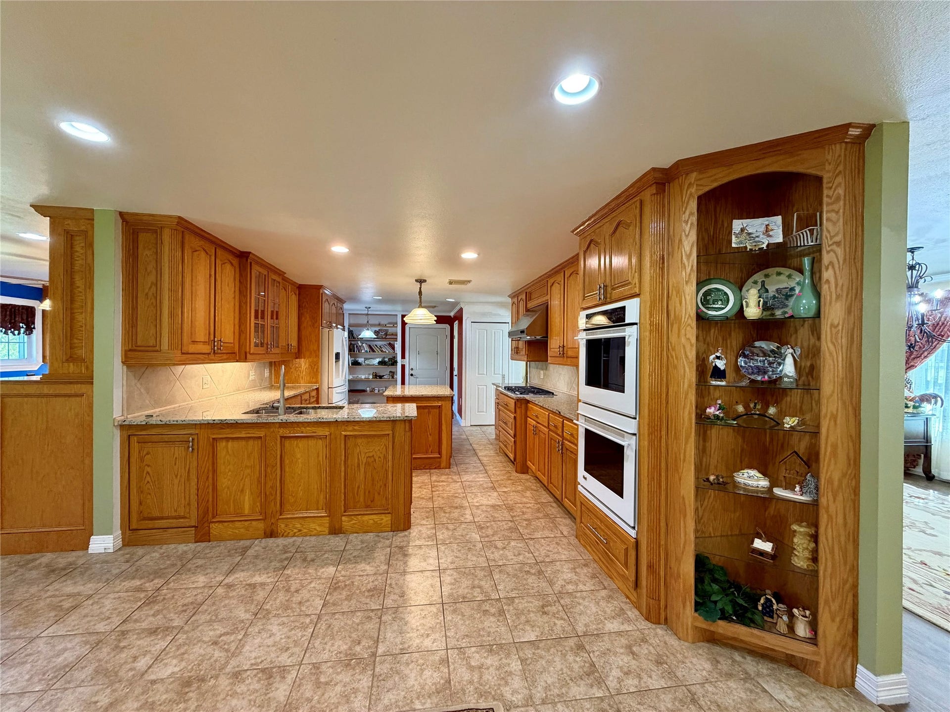 1231 County Road 201A, Angleton, TX 77515 1231 County Road 201A, Angleton, TX 77515