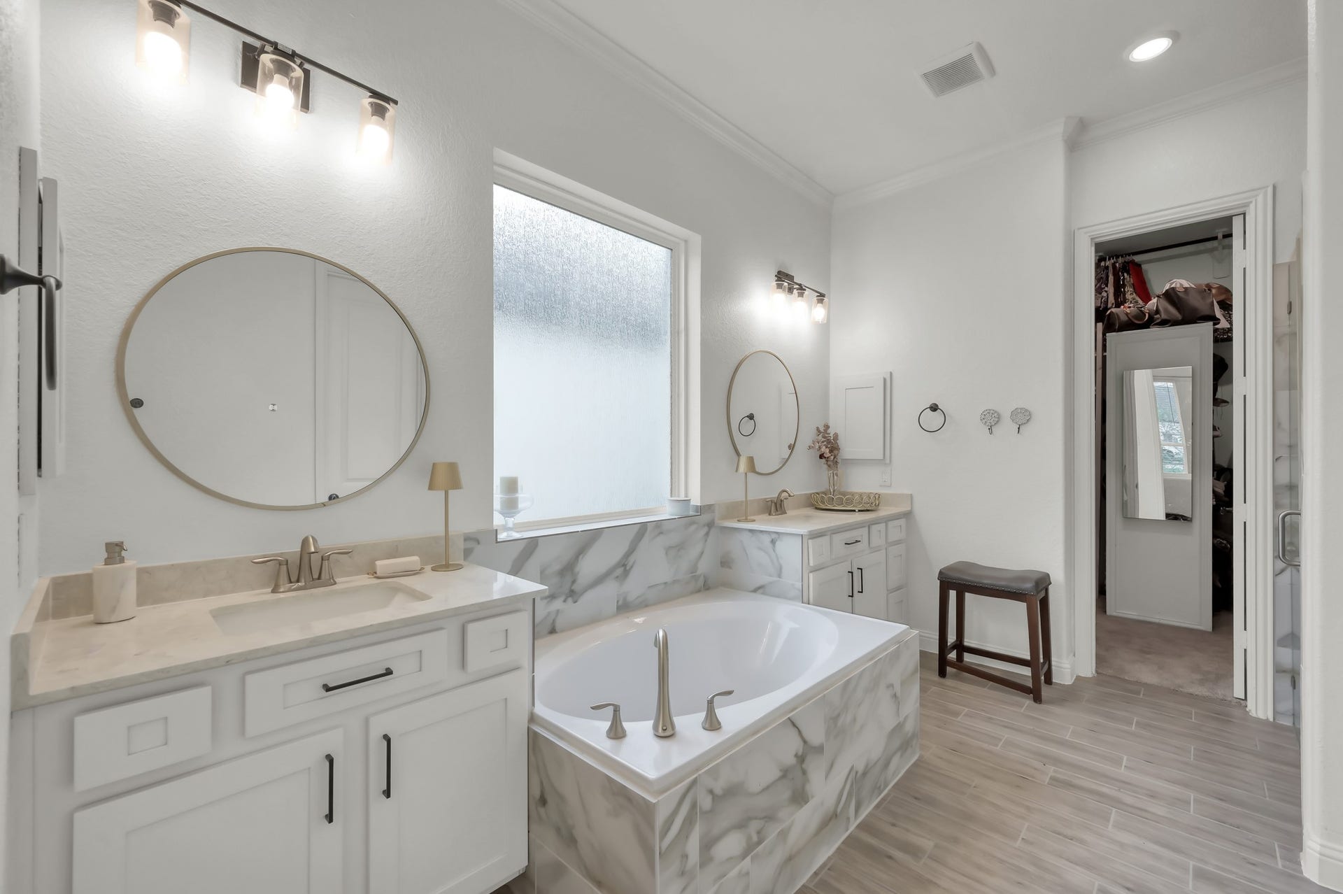 14626 Sterling Court, Willis, TX 77378 Primary bathroom.