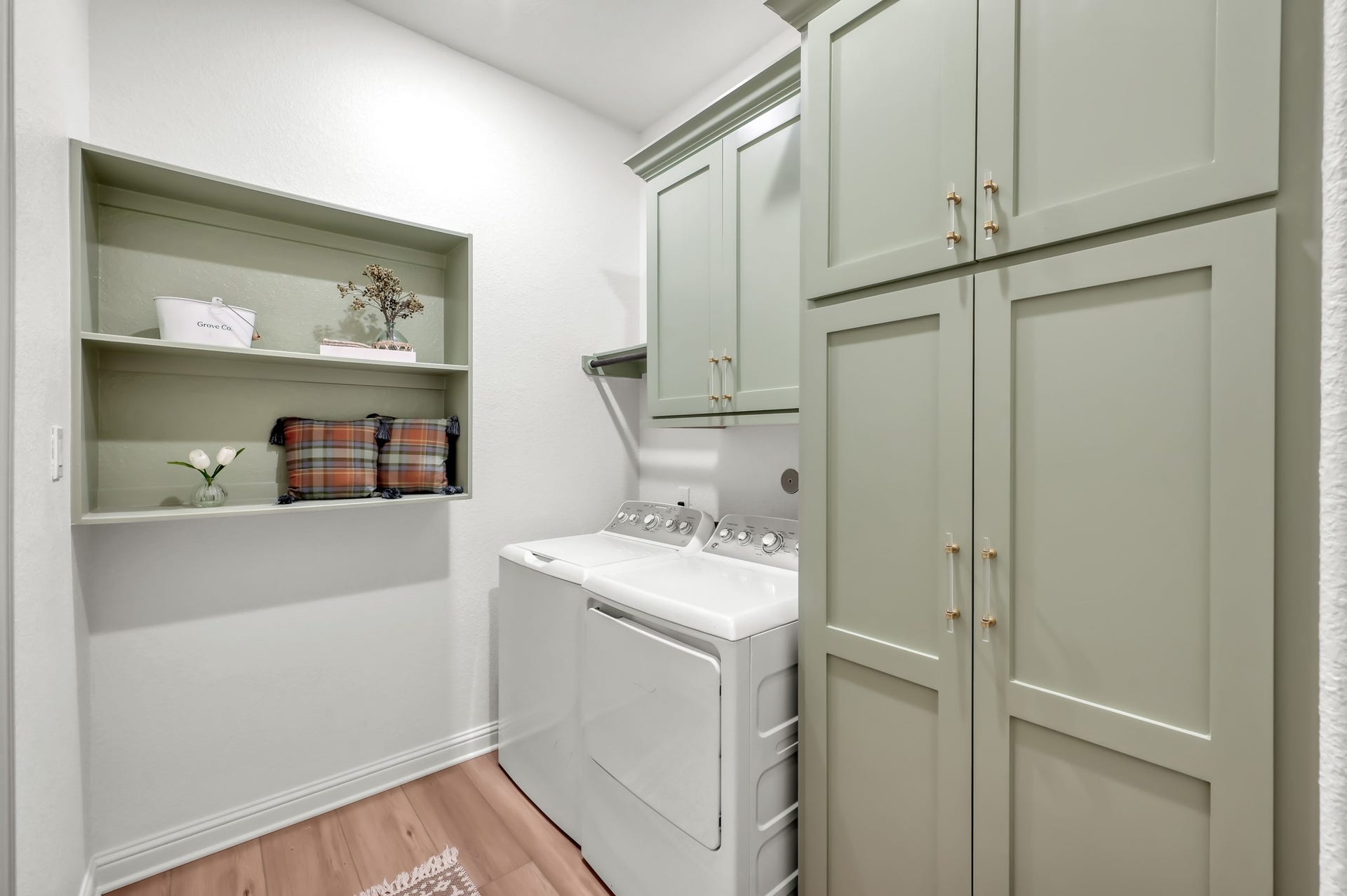 14626 Sterling Court, Willis, TX 77378 Laundry room.