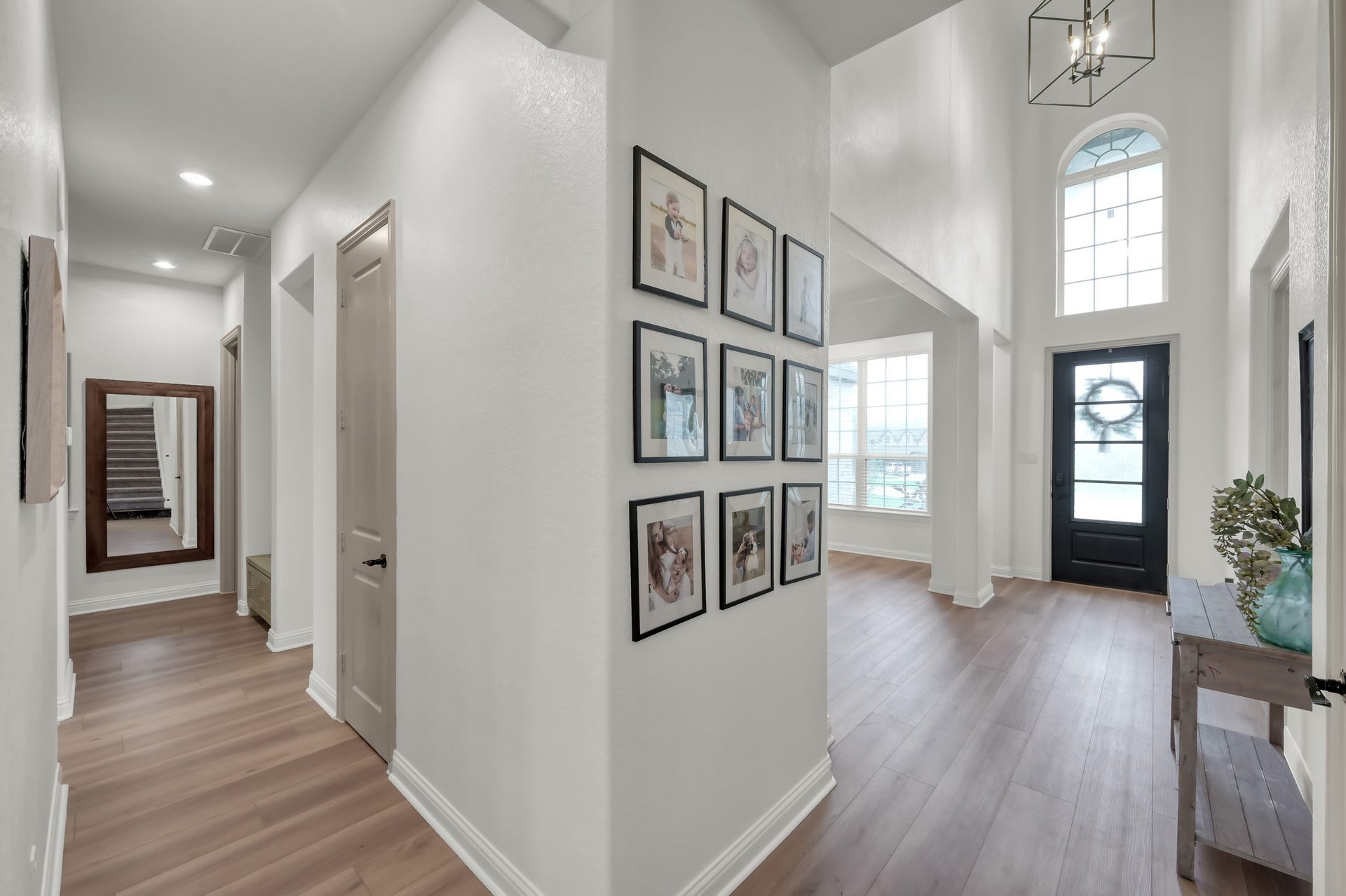 14626 Sterling Court, Willis, TX 77378 Entry way and hallway leading to rooms.