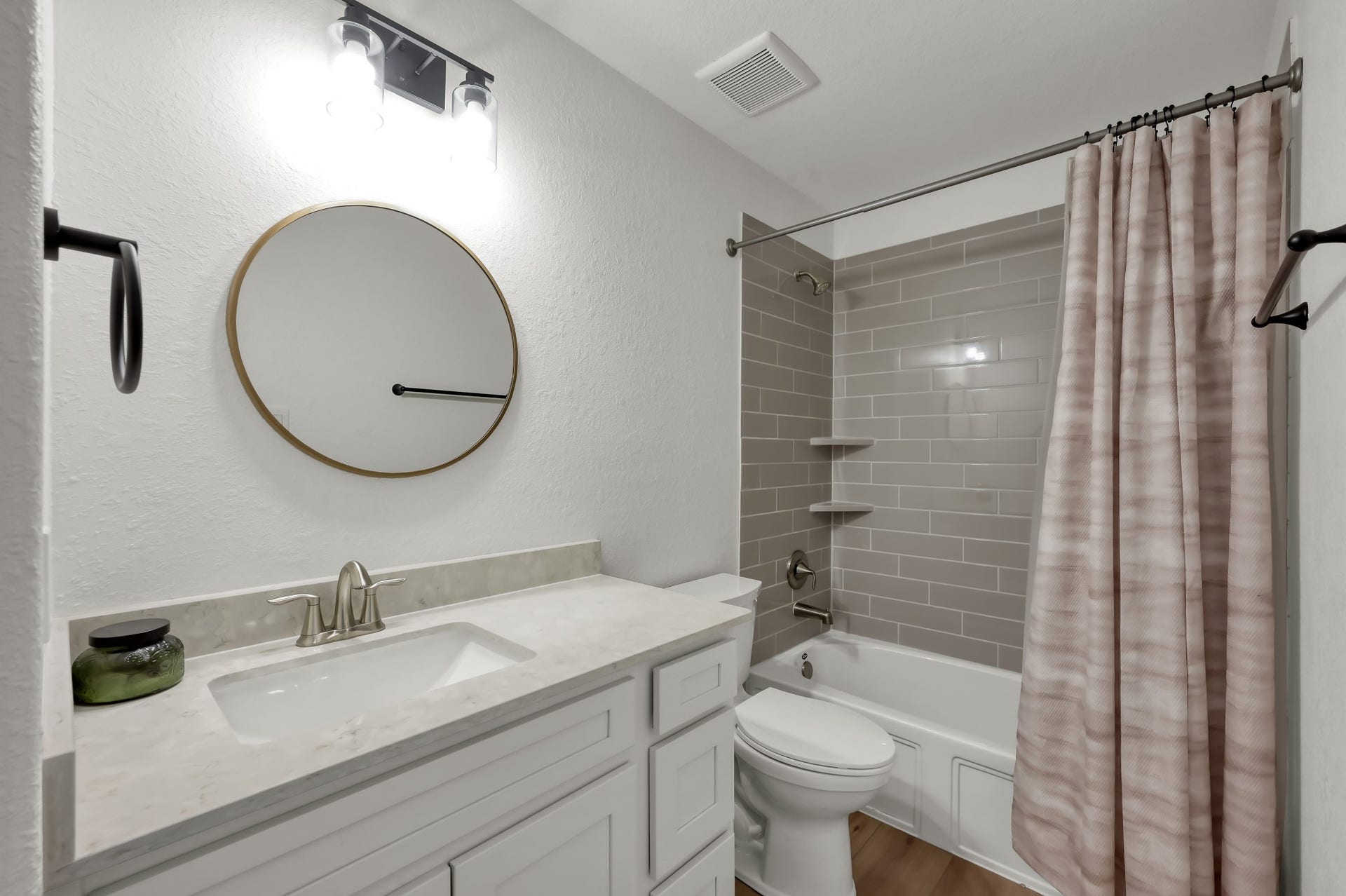 14626 Sterling Court, Willis, TX 77378 En-suite bathroom