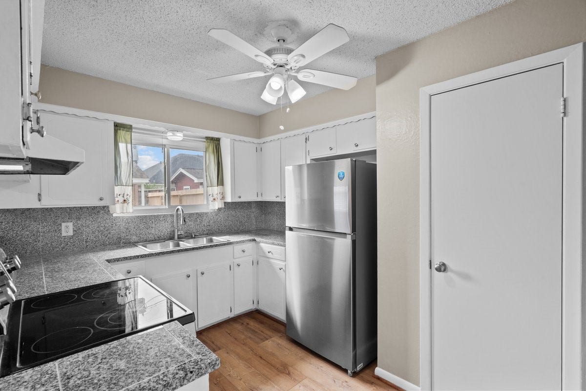 2813 33rd Avenue N, Texas City, TX 77590 2813 33rd Avenue N, Texas City, TX 77590