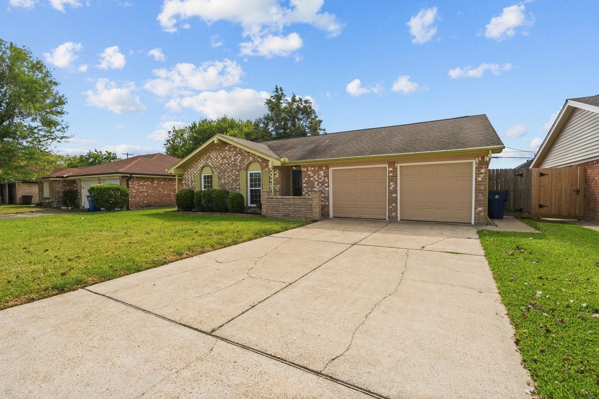 2813 33rd Avenue N, Texas City, TX 77590 2813 33rd Avenue N, Texas City, TX 77590