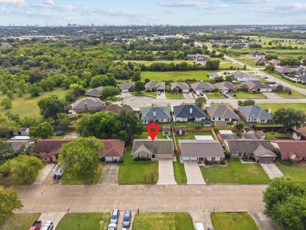 2813 33rd Avenue N, Texas City, TX 77590 2813 33rd Avenue N, Texas City, TX 77590
