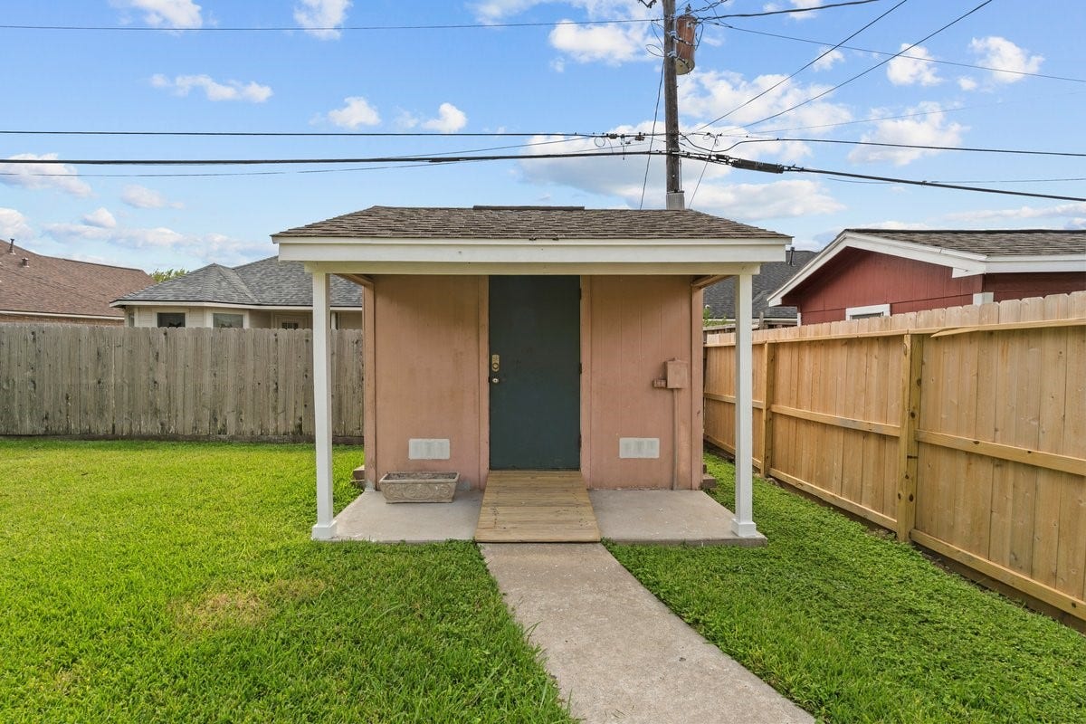 2813 33rd Avenue N, Texas City, TX 77590 2813 33rd Avenue N, Texas City, TX 77590
