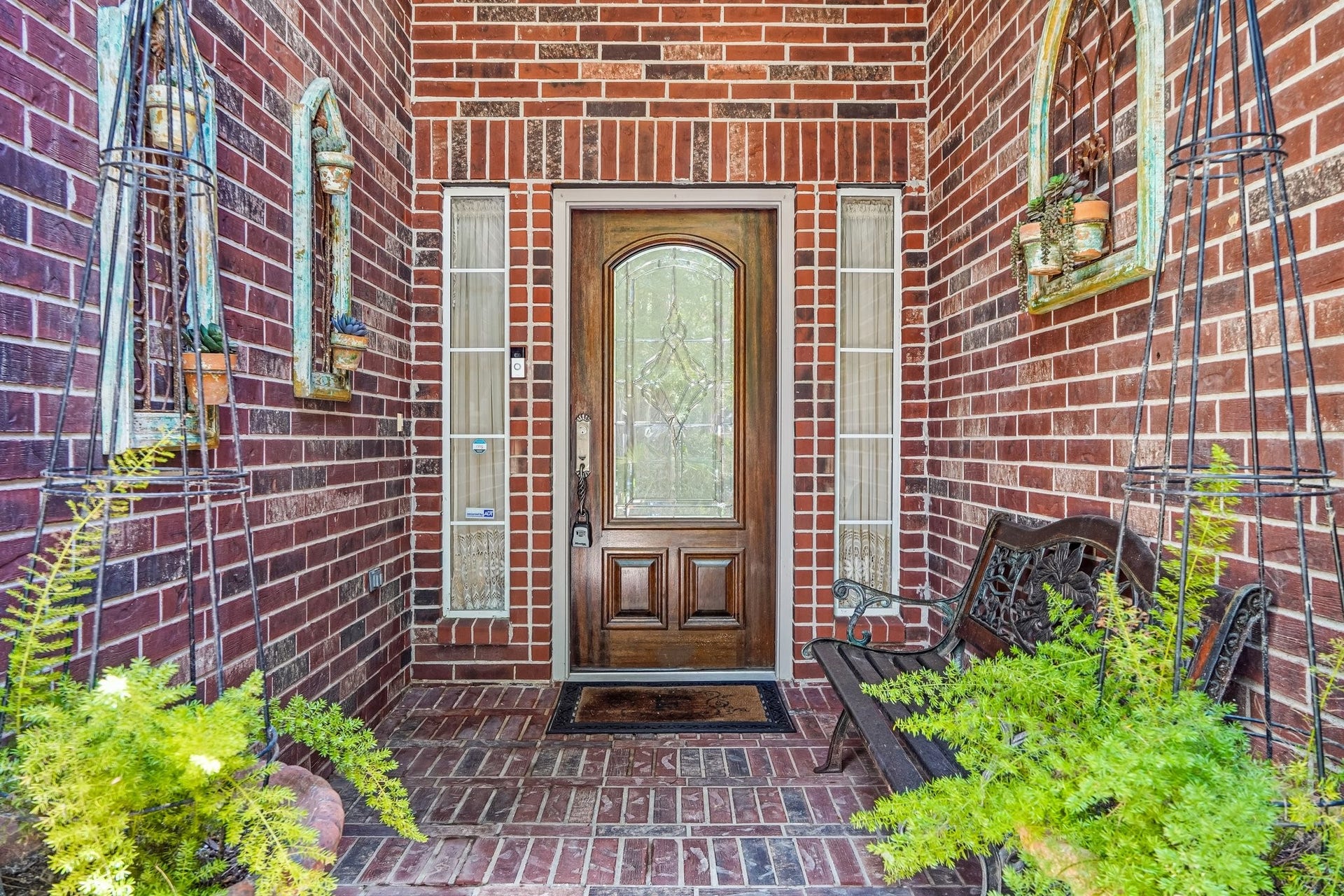 14 Serene Creek Place, The Woodlands, TX 77382 Welcome home to 14 Serene Creek Place in The Woodlands, TX!