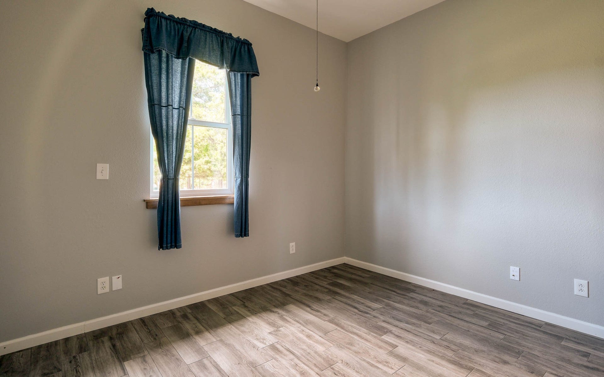 28322 Mellman Road, Hempstead, TX 77445