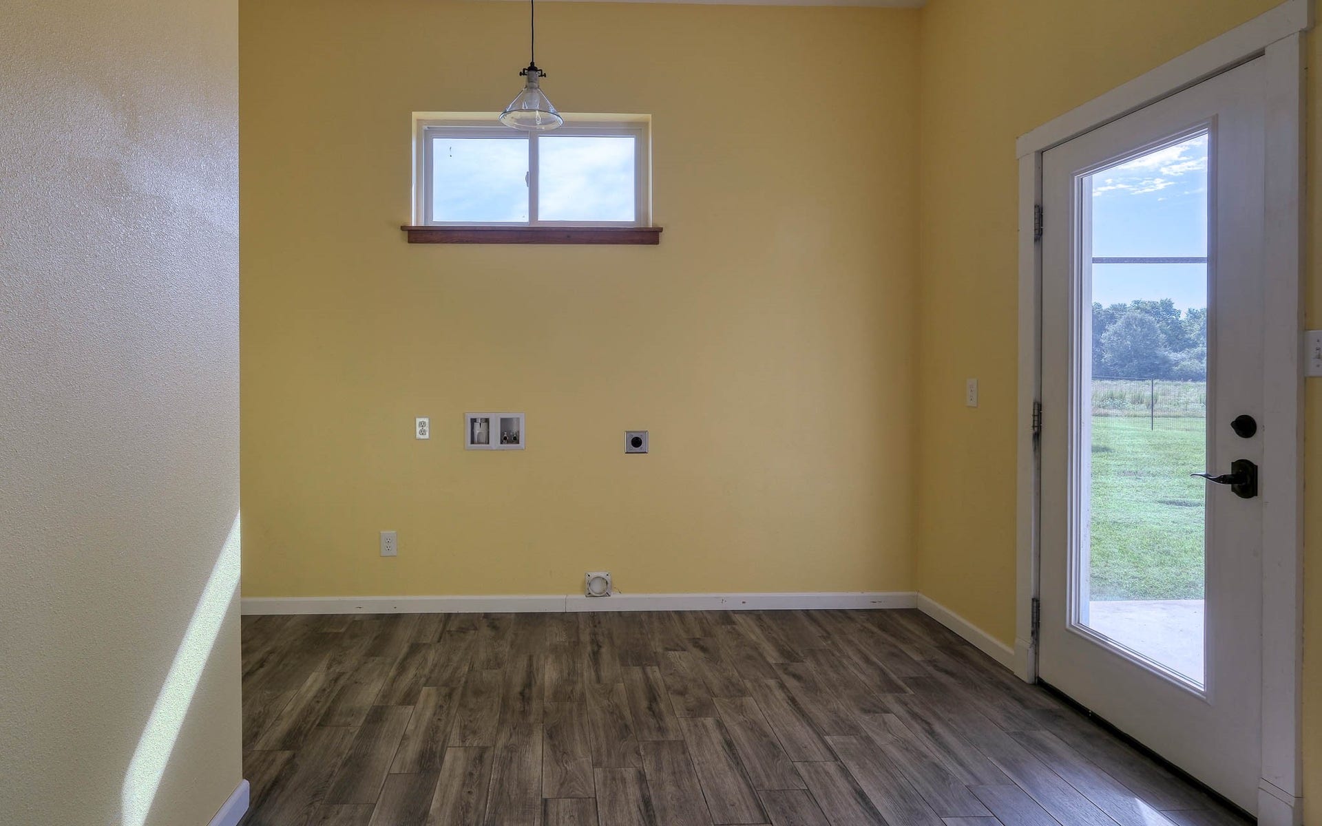 28322 Mellman Road, Hempstead, TX 77445